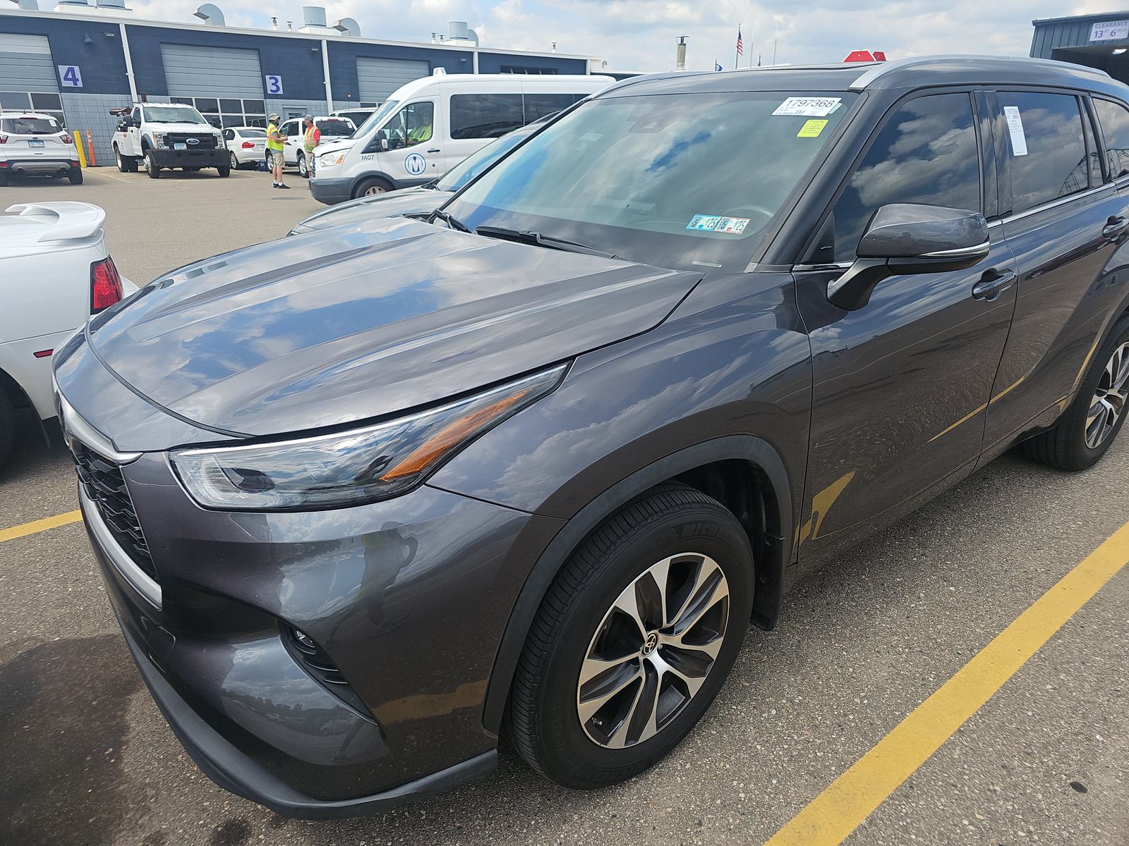 2022 Toyota Highlander XLE AWD