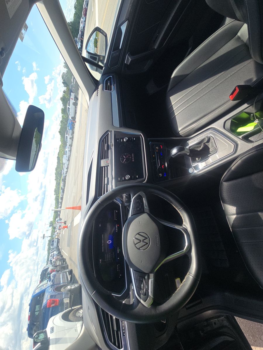 2024 Volkswagen Tiguan 2.0T SE FWD