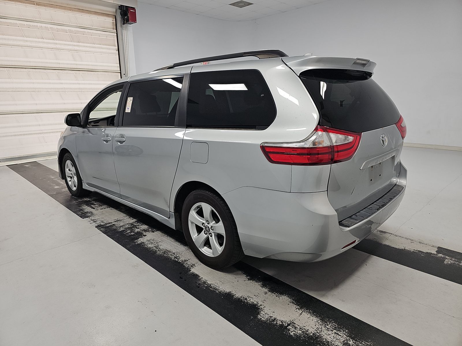 2019 Toyota Sienna LE FWD