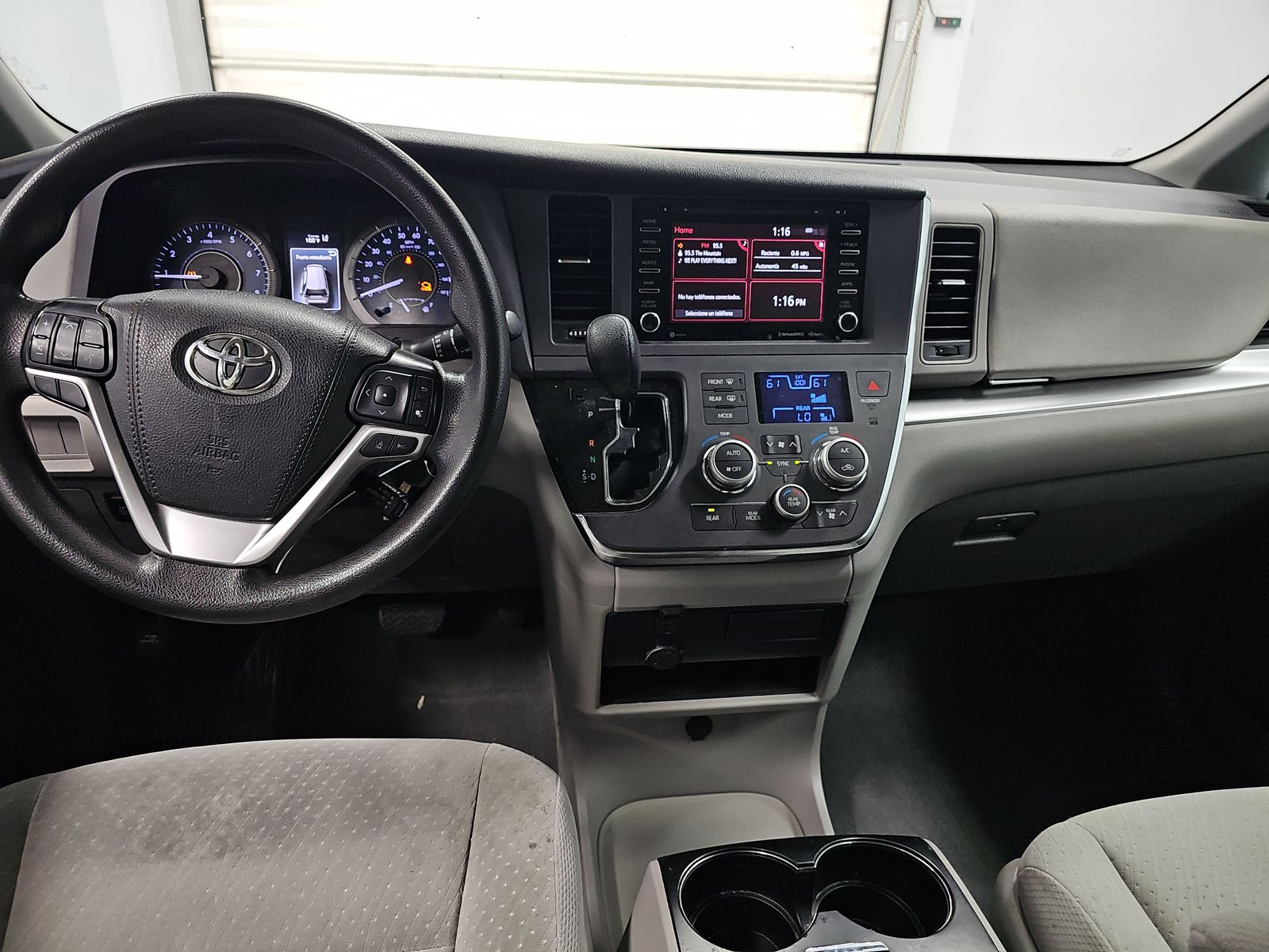 2019 Toyota Sienna LE FWD