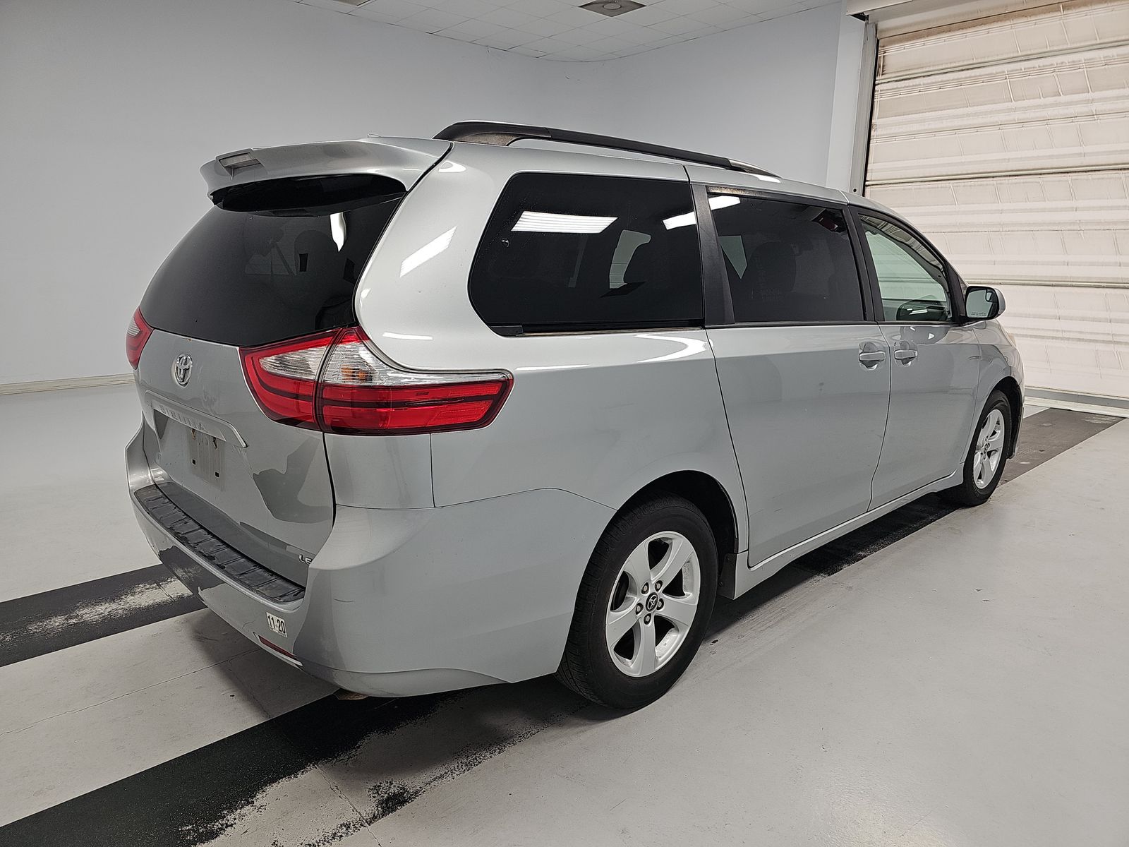2019 Toyota Sienna LE FWD
