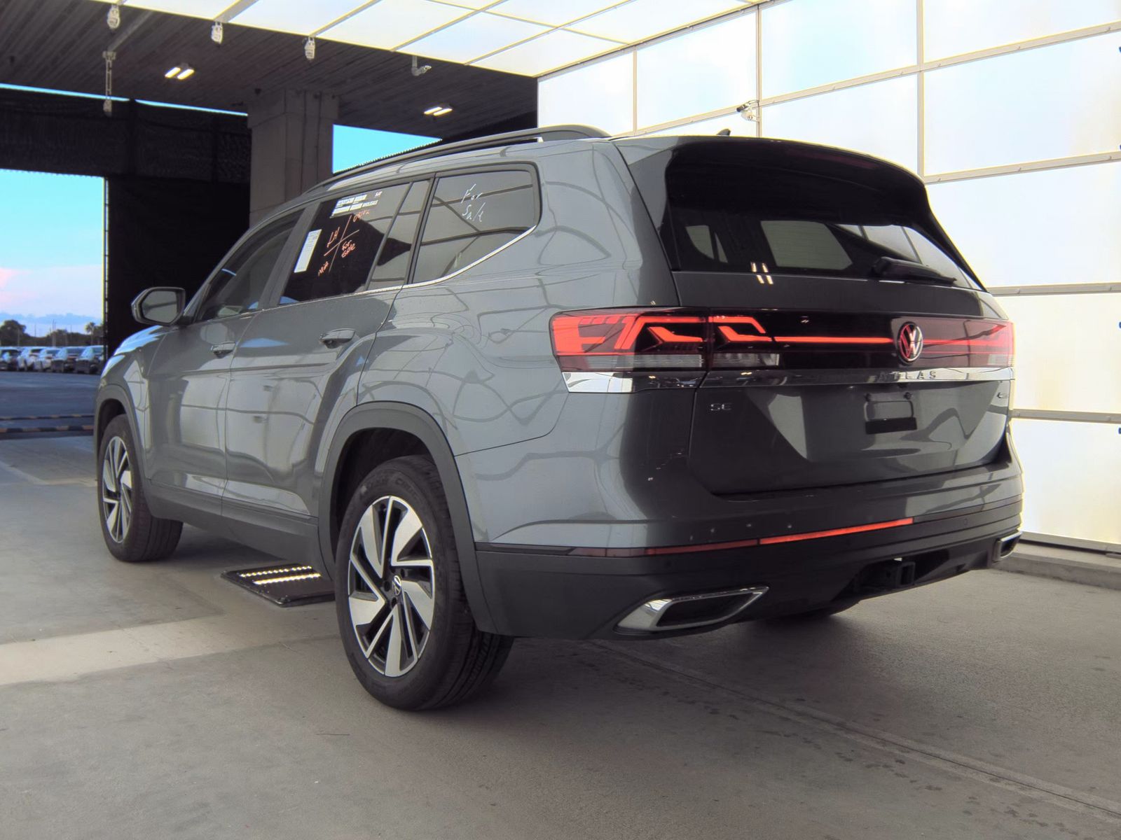 2024 Volkswagen Atlas 2.0T SE AWD