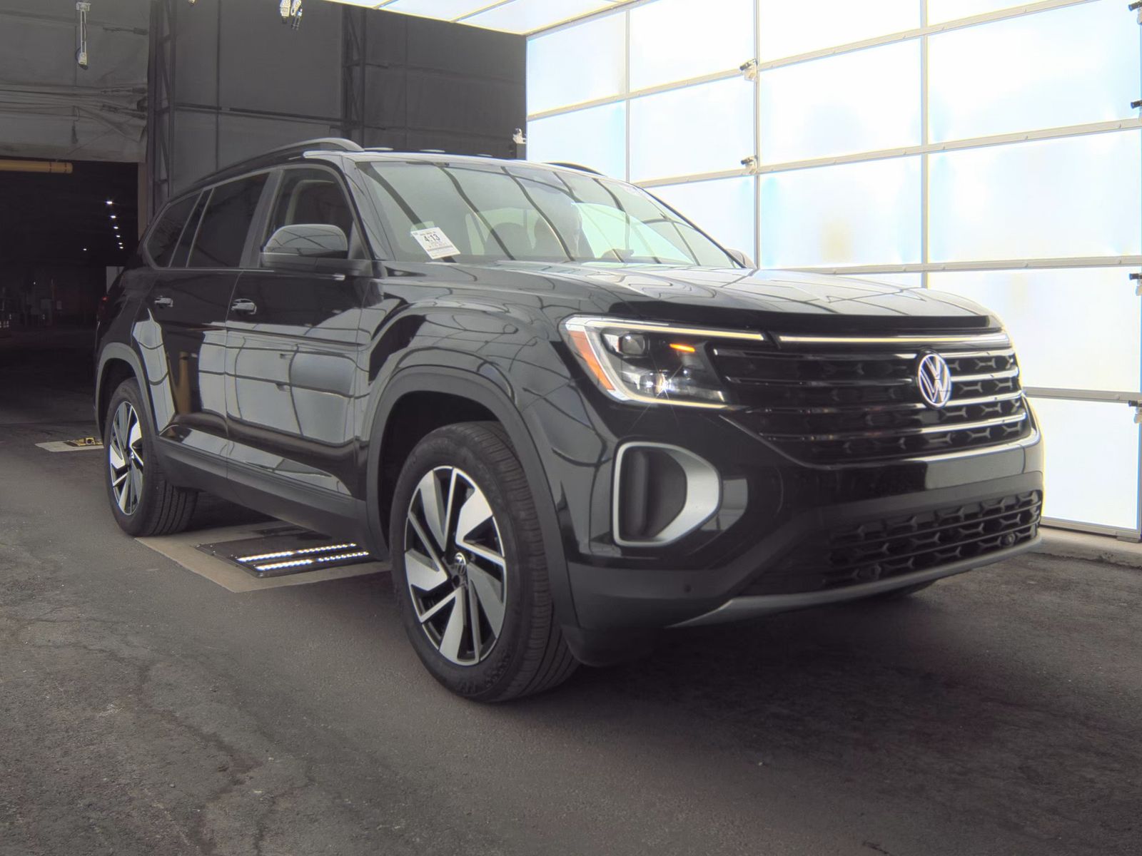 2025 Volkswagen Atlas 2.0T SE FWD