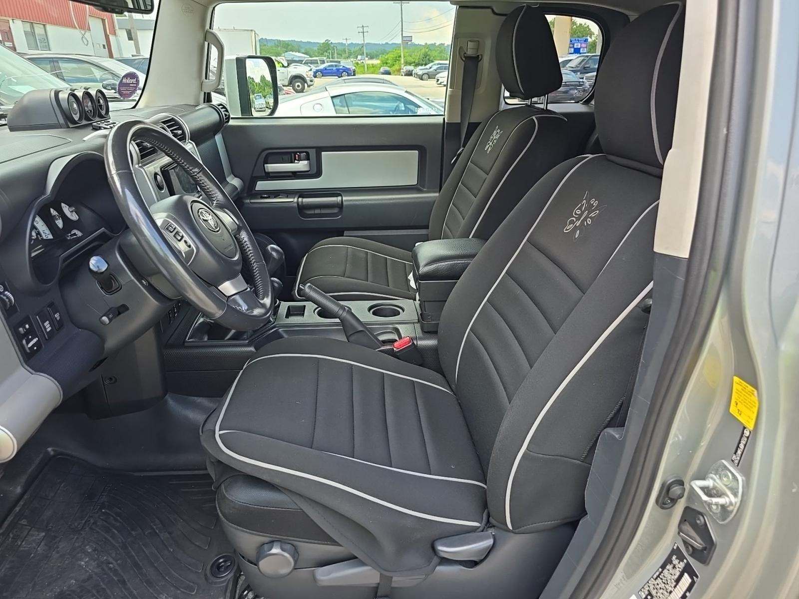 2010 Toyota FJ Cruiser Base AWD