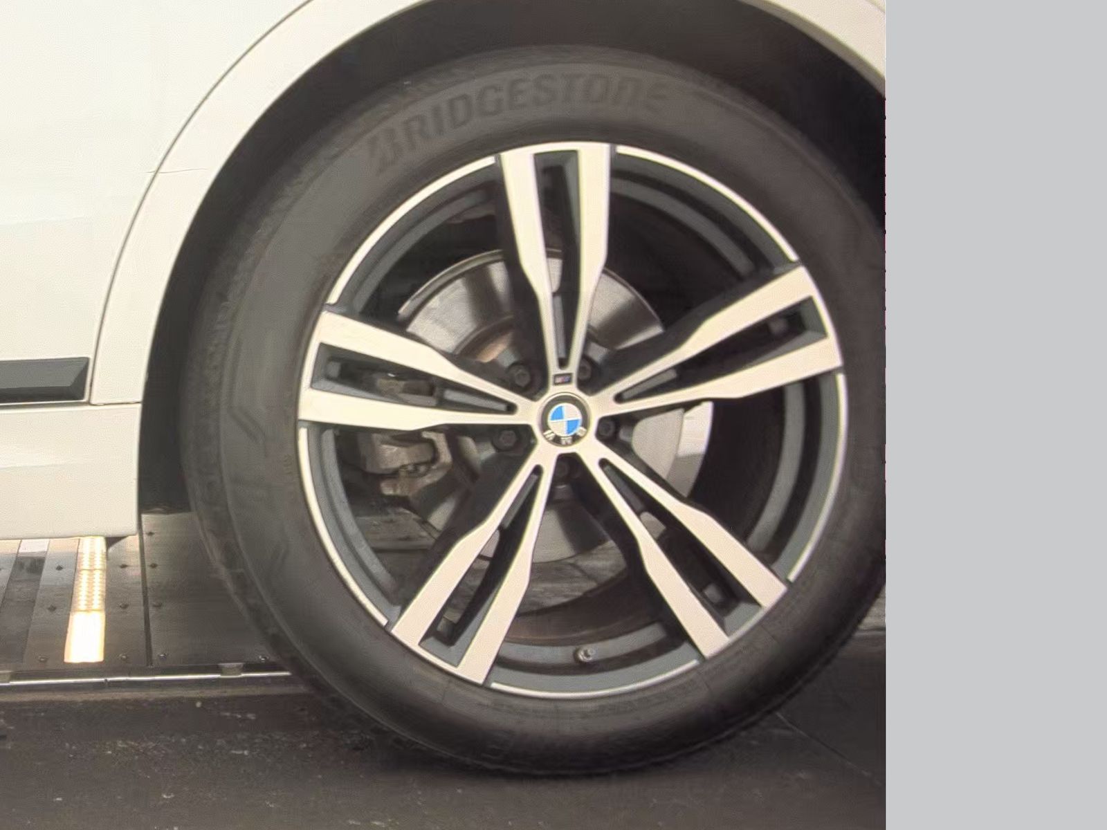 2022 BMW X7 xDrive40i AWD