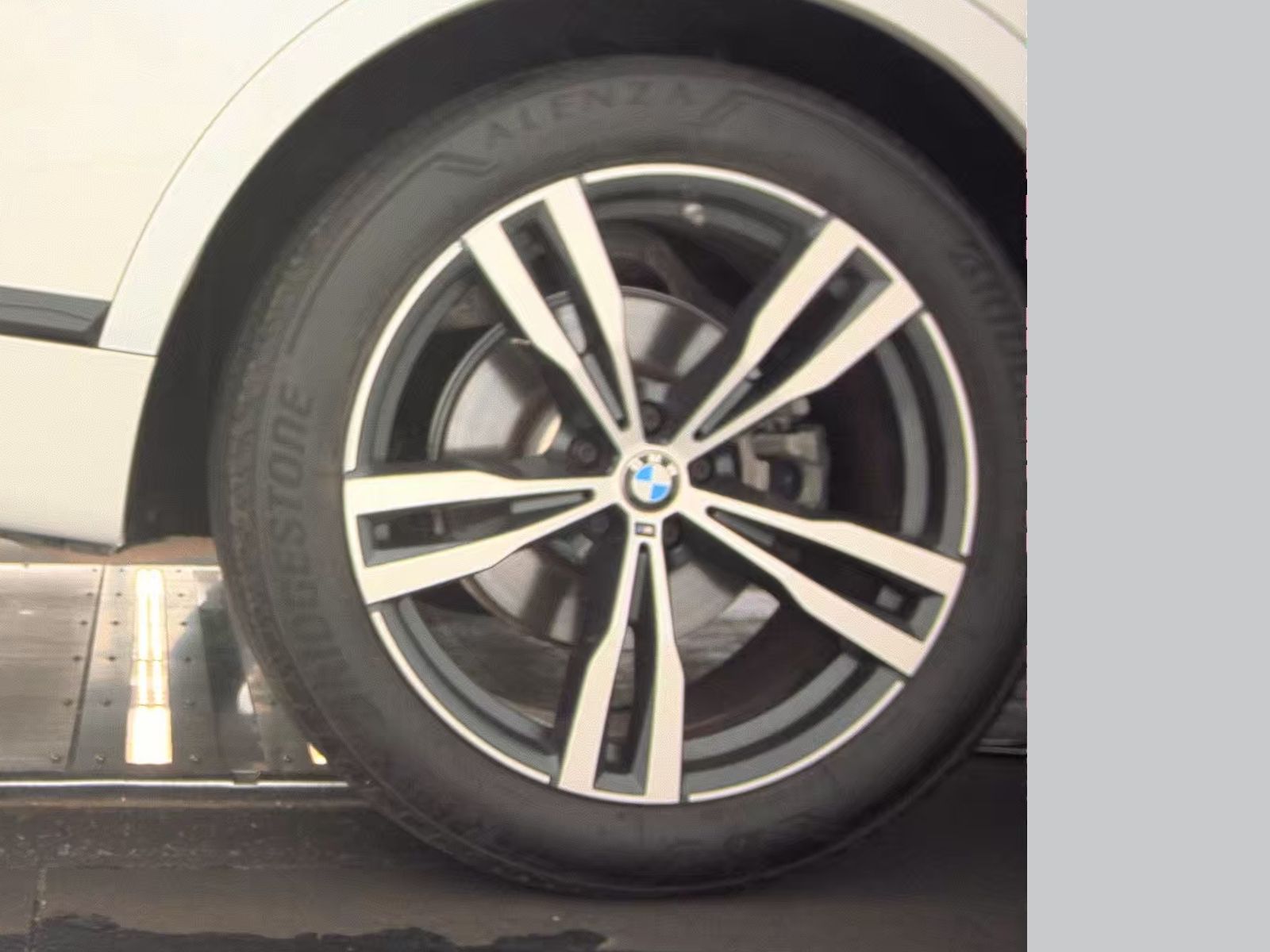 2022 BMW X7 xDrive40i AWD