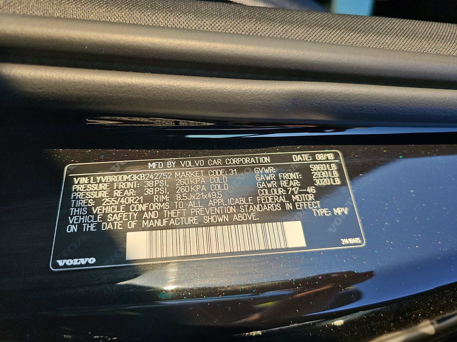 2019 Volvo XC60 Plug-In Hybrid T8 R-Design AWD