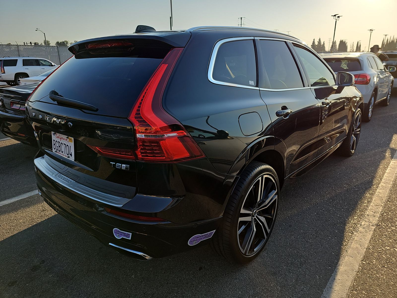 2019 Volvo XC60 Plug-In Hybrid T8 R-Design AWD