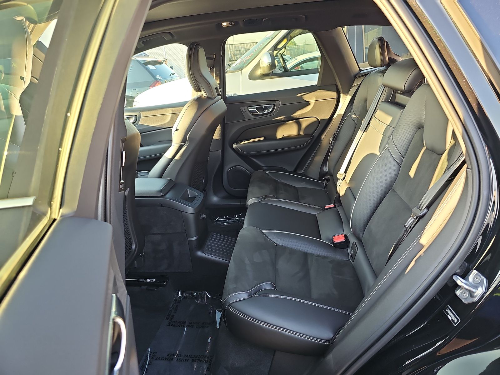 2019 Volvo XC60 Plug-In Hybrid T8 R-Design AWD