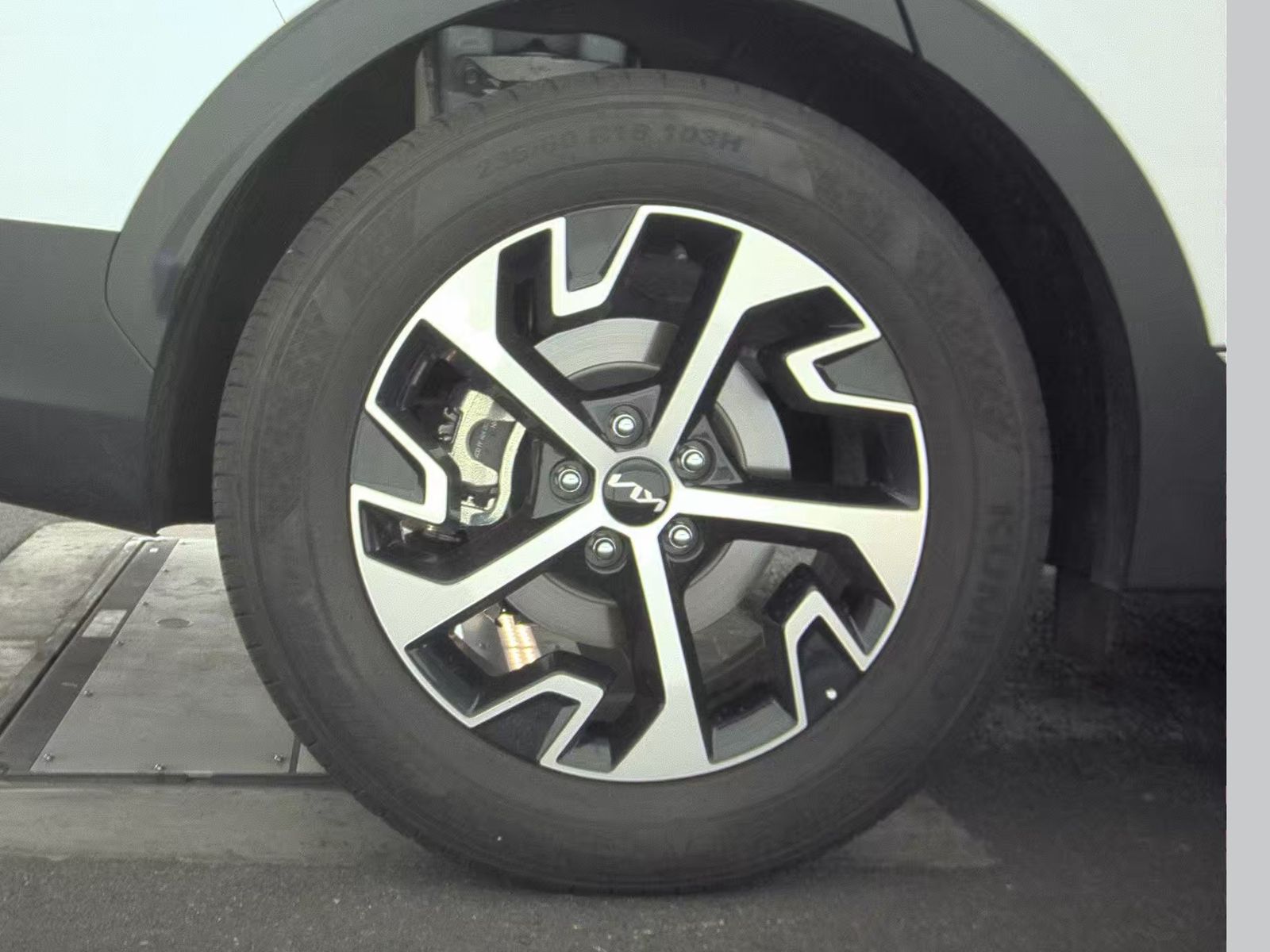 2025 Kia Sportage EX FWD
