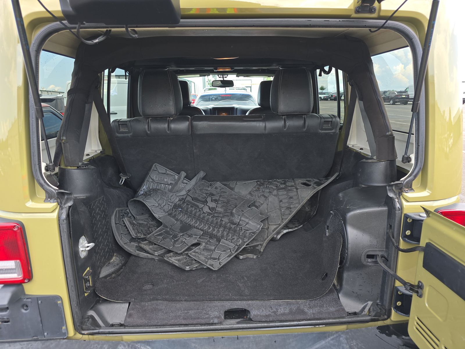 2013 Jeep Wrangler Unlimited Rubicon AWD