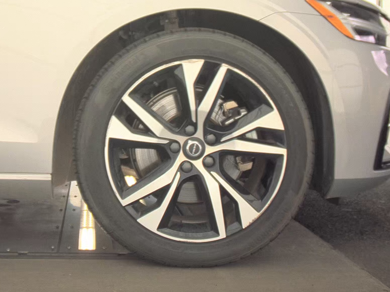 2025 Volvo S60 B5 Core AWD