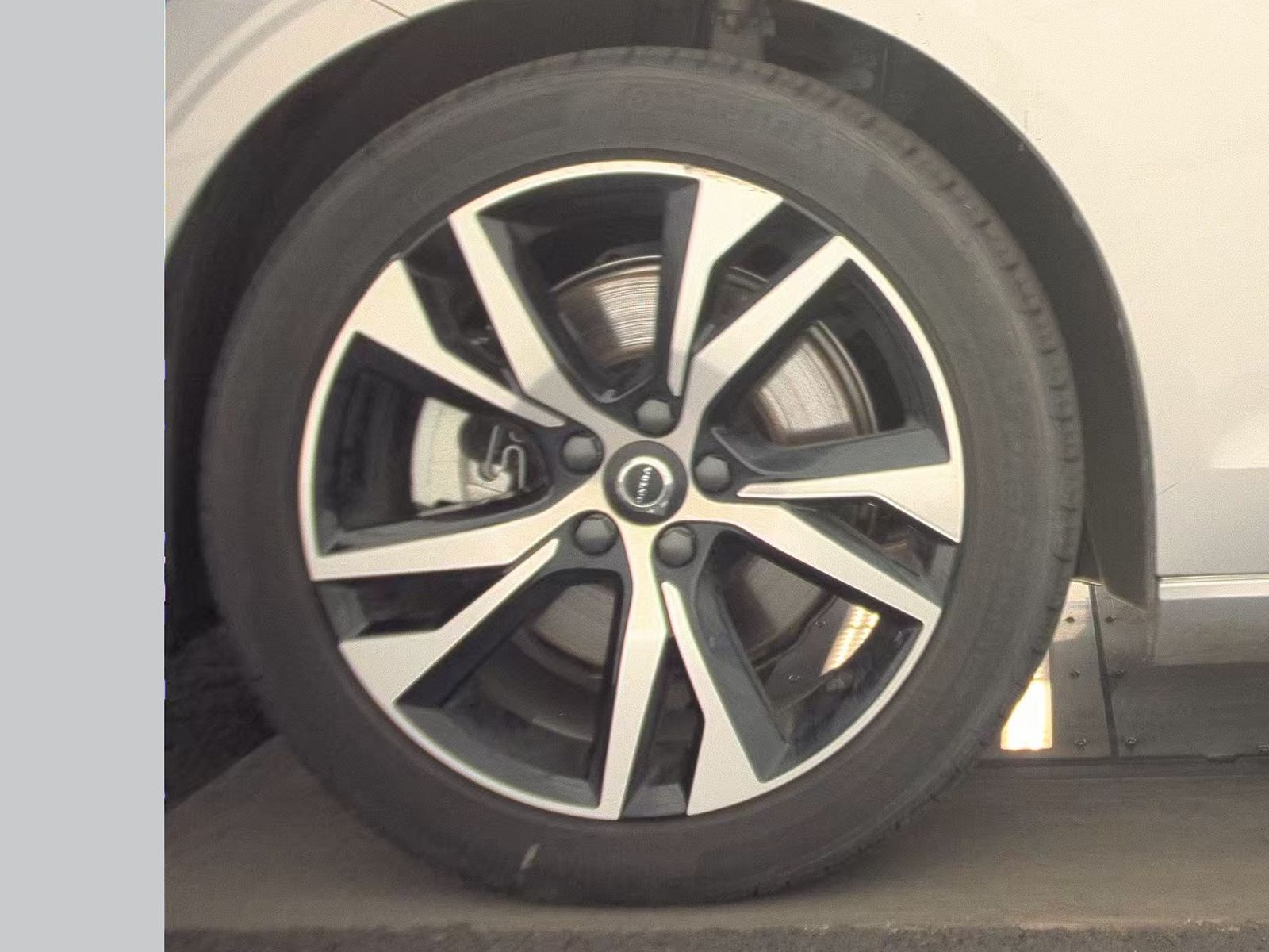 2025 Volvo S60 B5 Core AWD