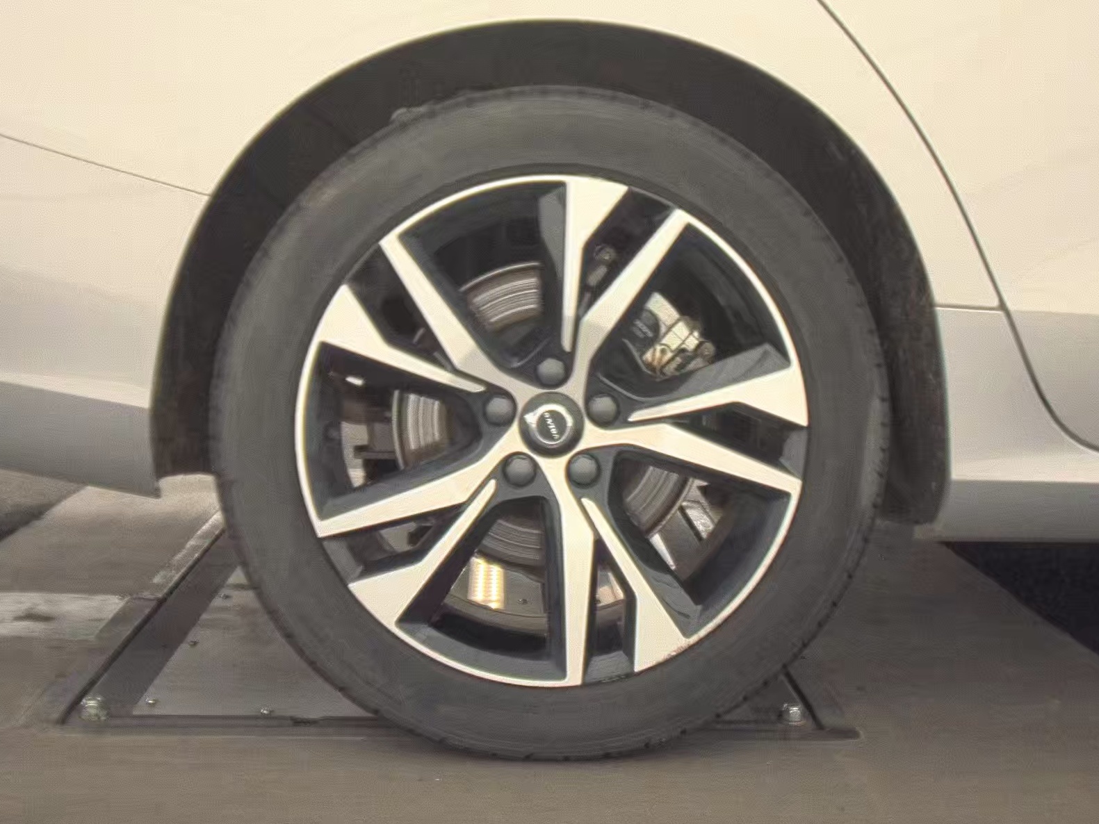 2025 Volvo S60 B5 Core AWD