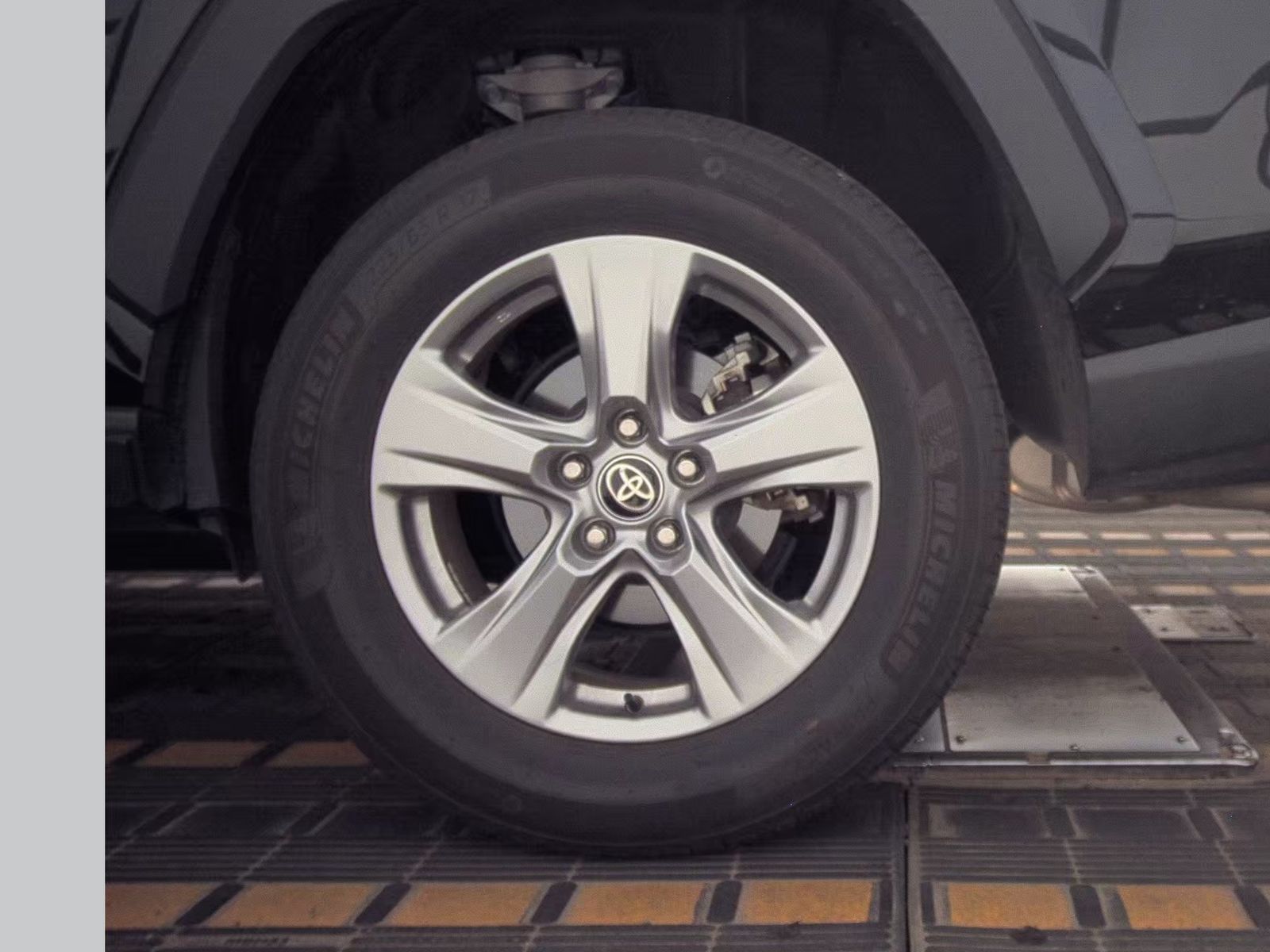 2024 Toyota RAV4 XLE FWD