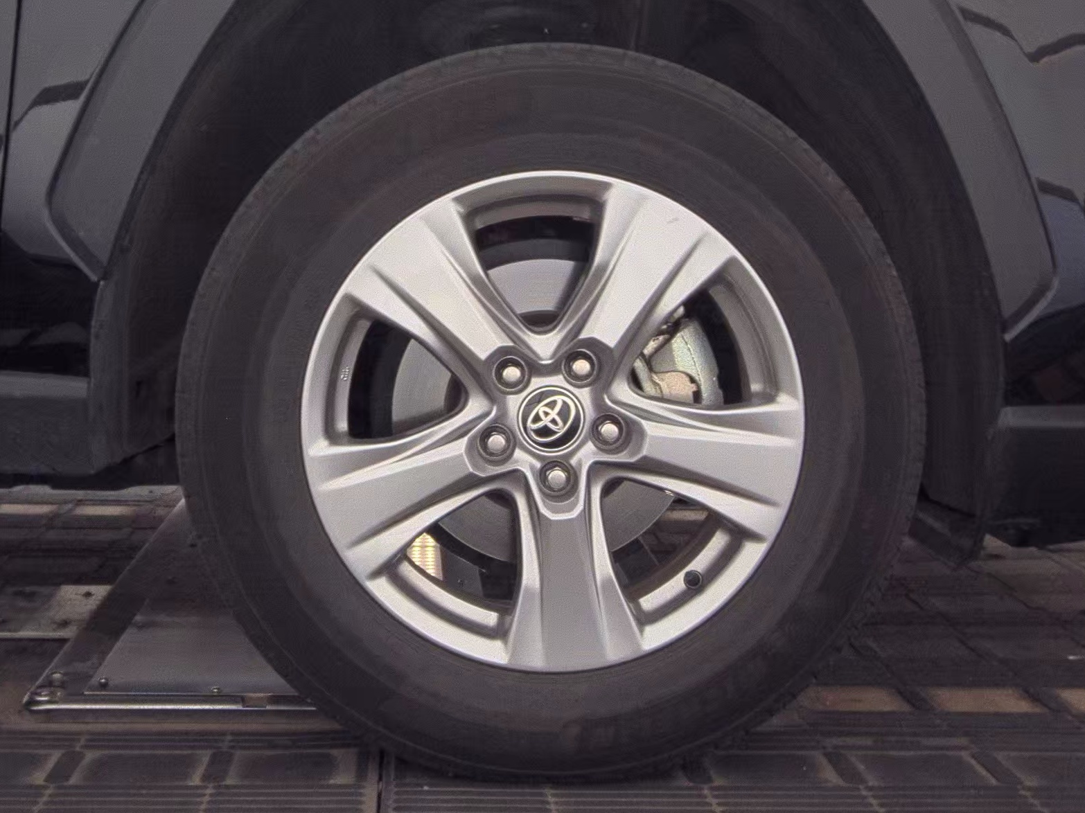 2024 Toyota RAV4 XLE FWD
