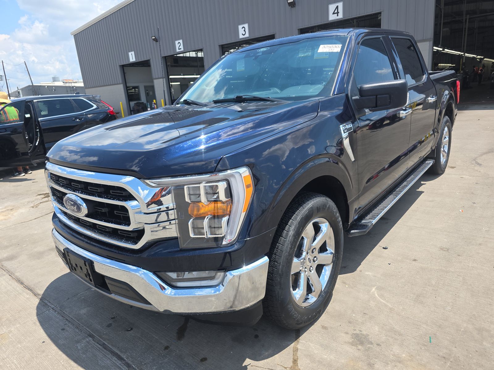 2021 Ford F-150 XLT RWD