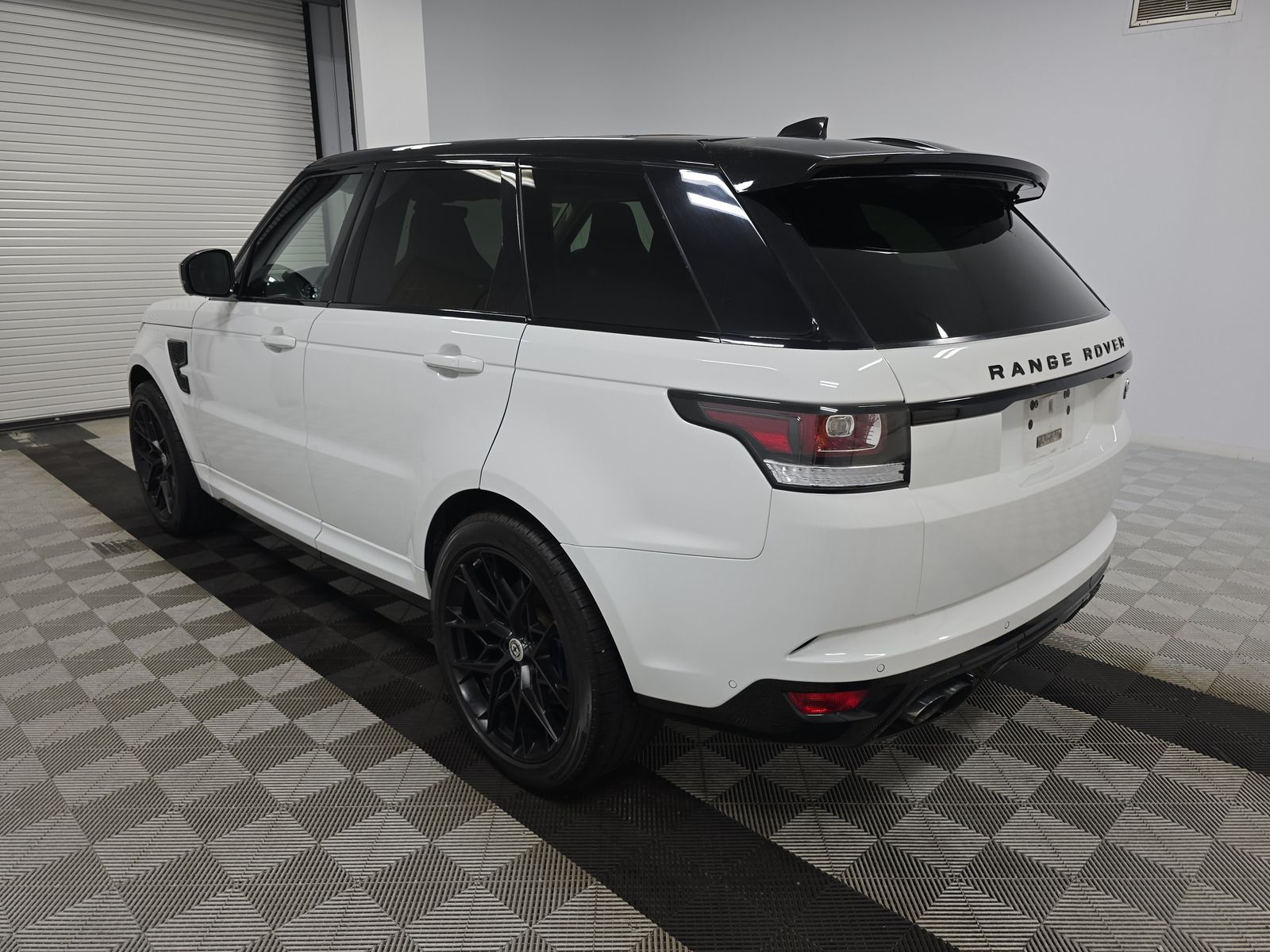 2017 Land Rover Range Rover Sport SVR AWD