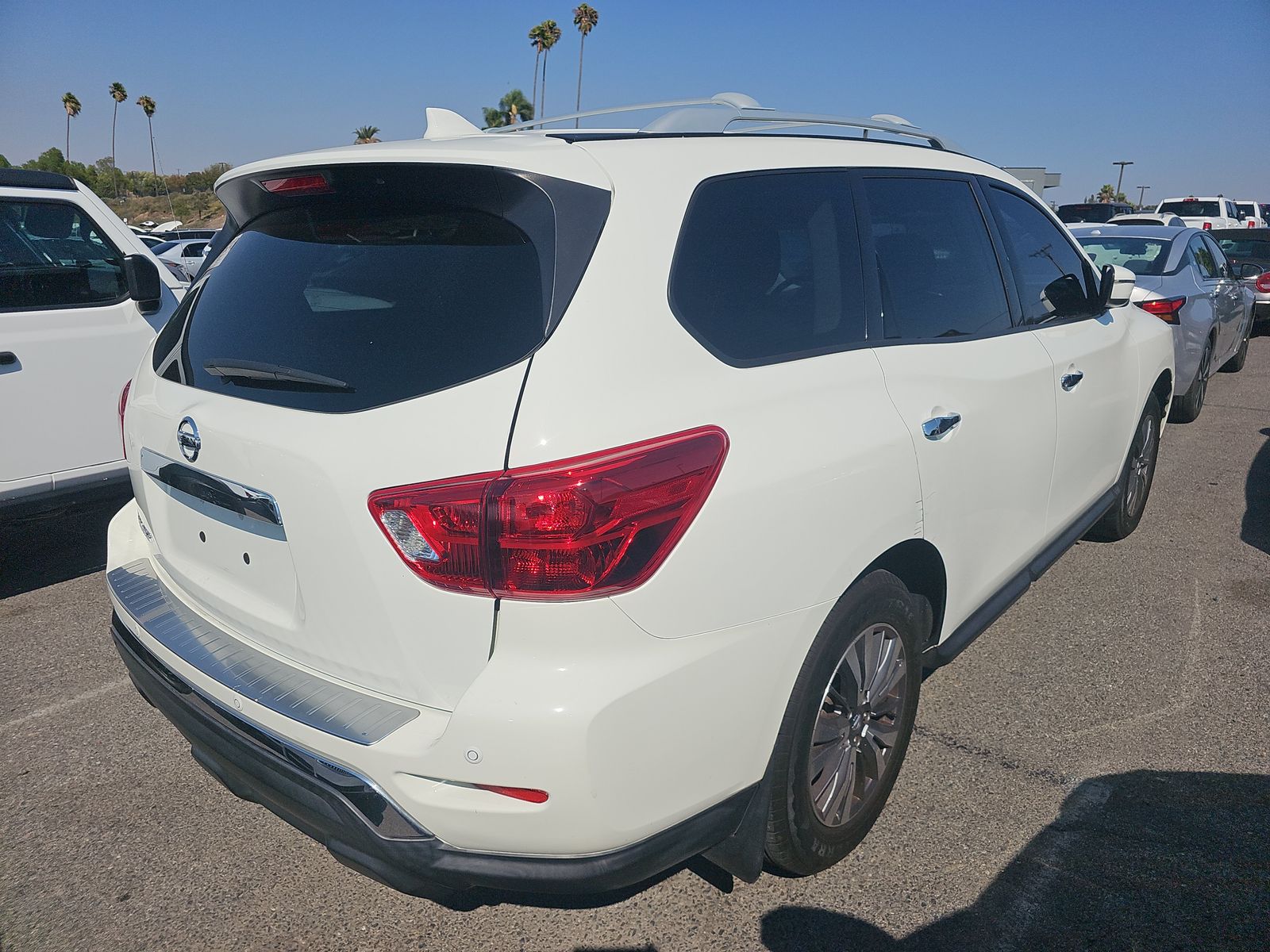 2020 Nissan Pathfinder S FWD