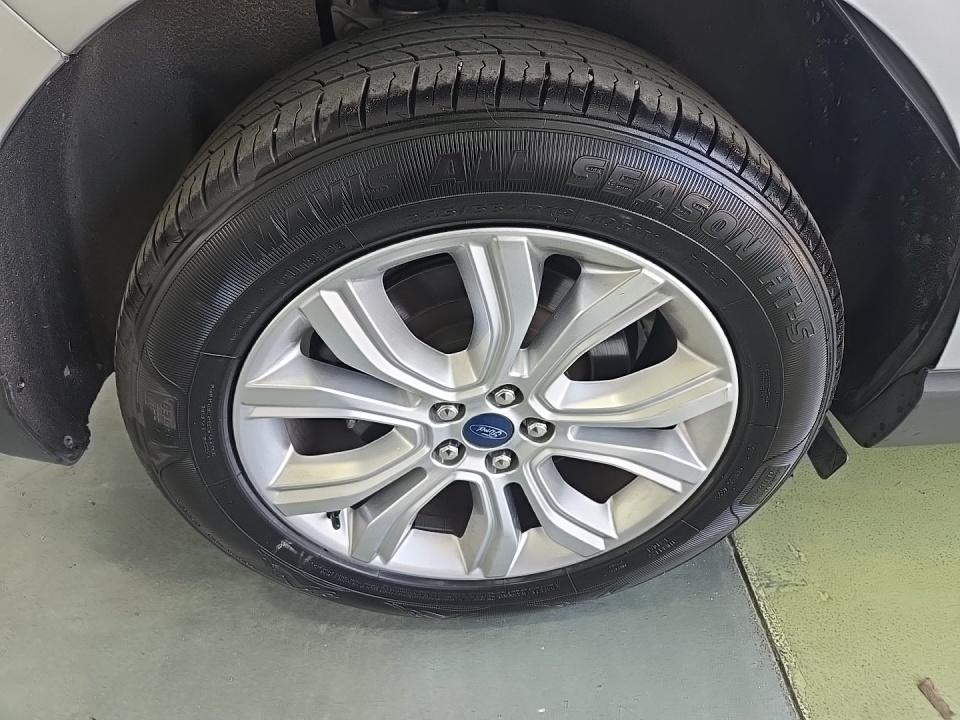 2022 Ford Edge Titanium AWD