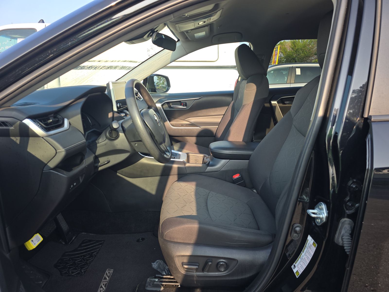 2024 Toyota RAV4 XLE FWD