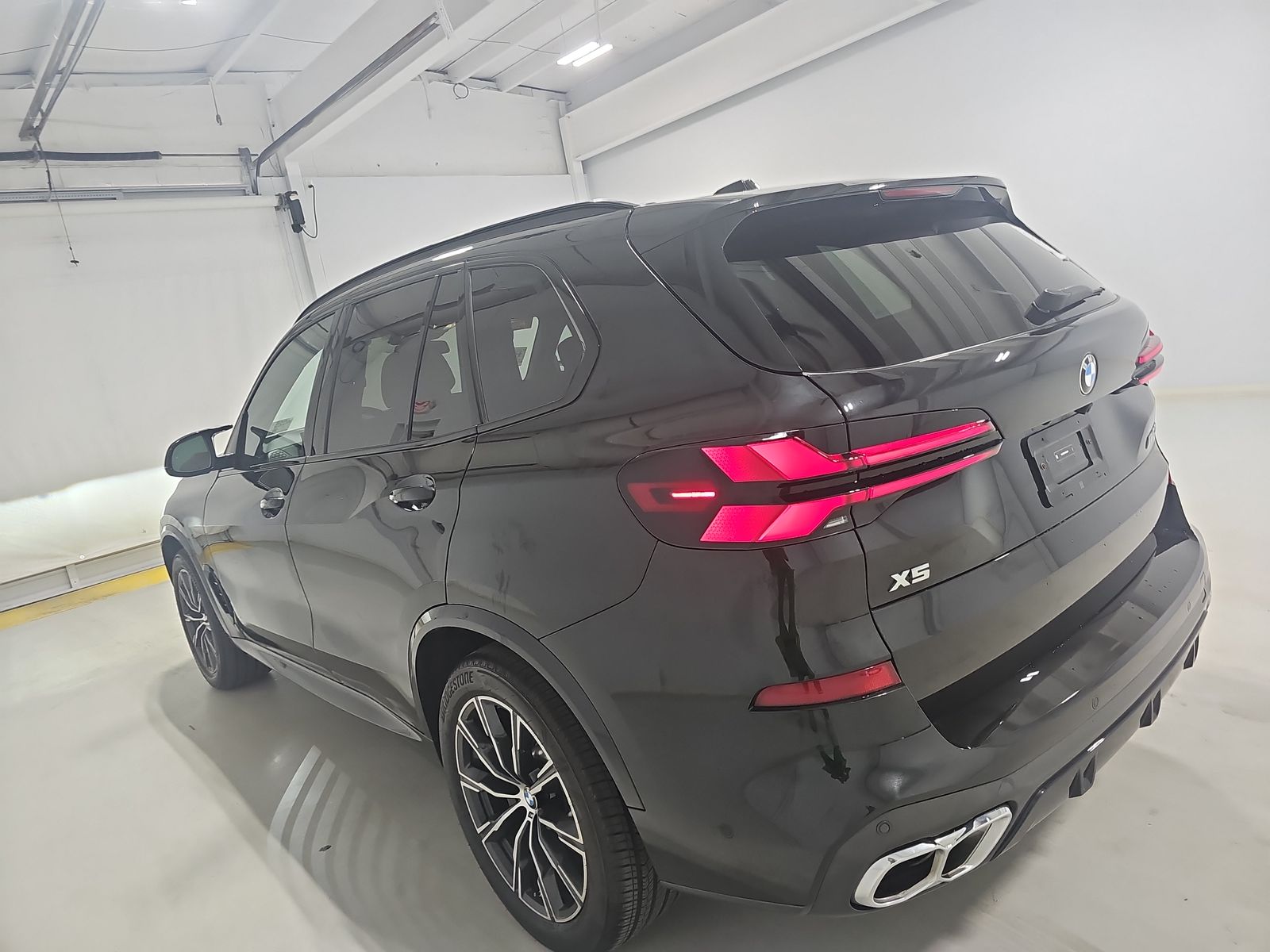 2025 BMW X5 M60i xDrive AWD