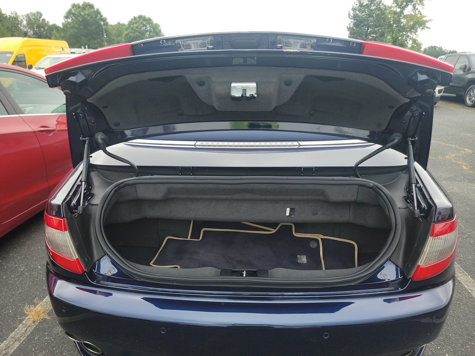 2015 Maserati GranTurismo Base FWD