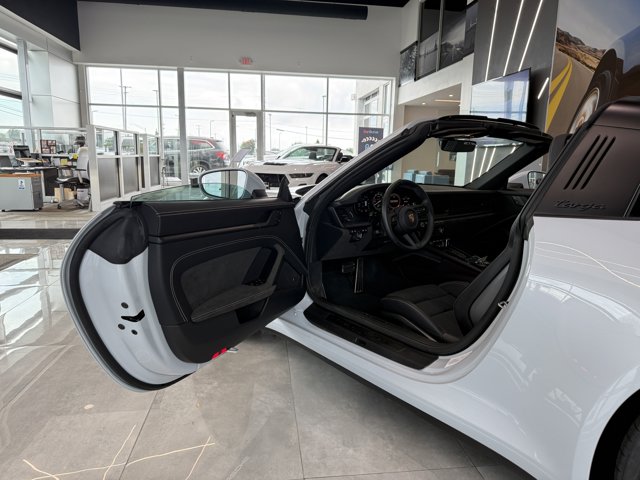2024 Porsche 911 4 GTS Targa AWD
