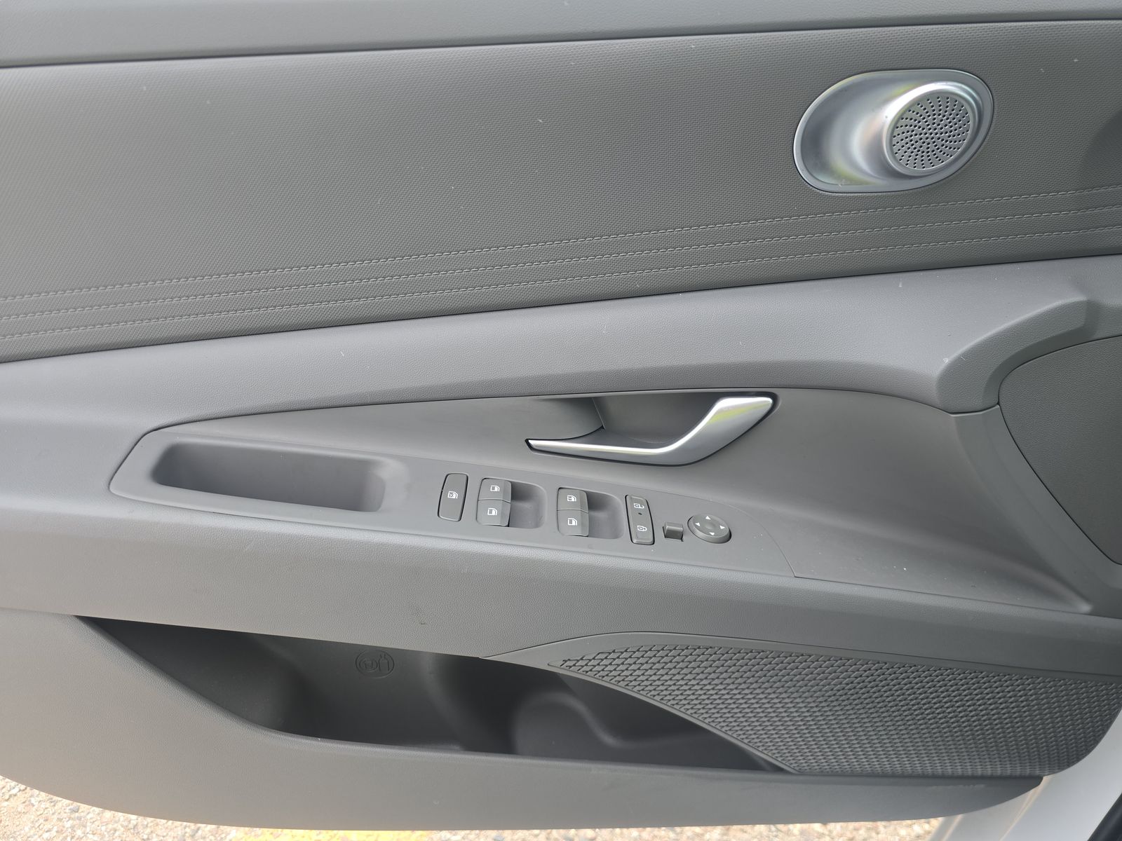 2025 Hyundai Elantra SE FWD