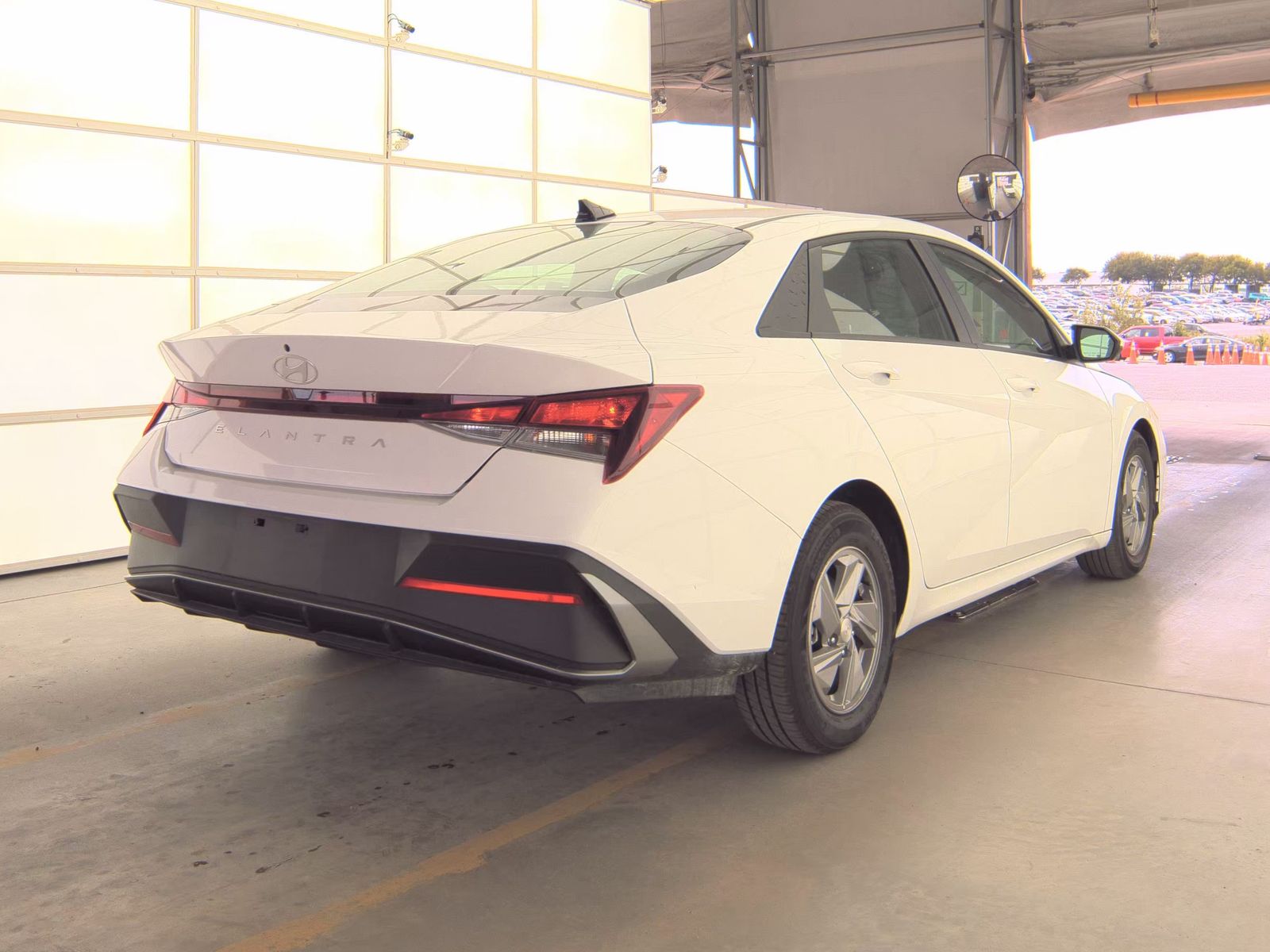 2025 Hyundai Elantra SE FWD