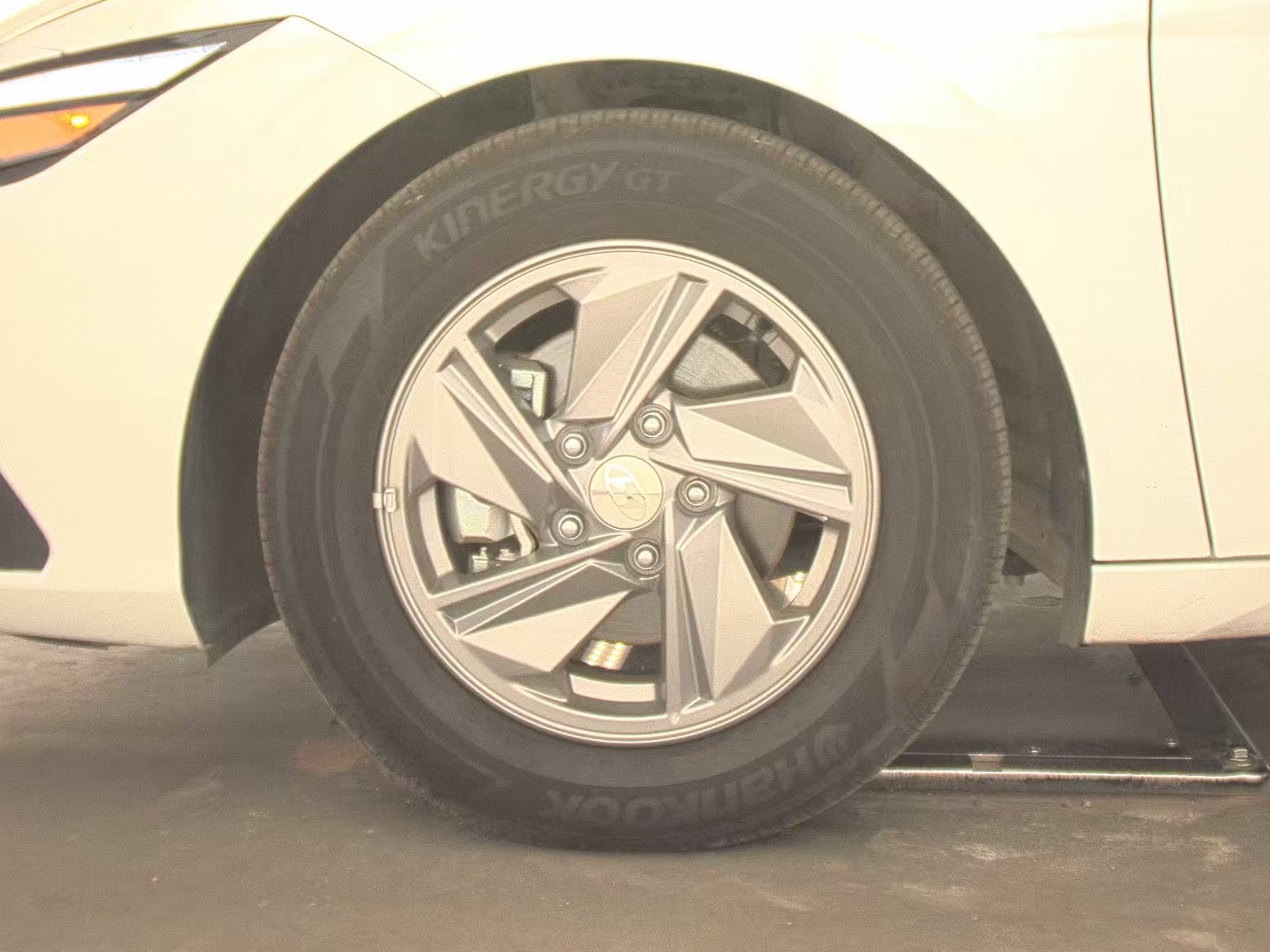 2025 Hyundai Elantra SE FWD