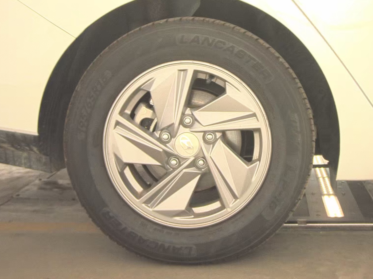 2025 Hyundai Elantra SE FWD