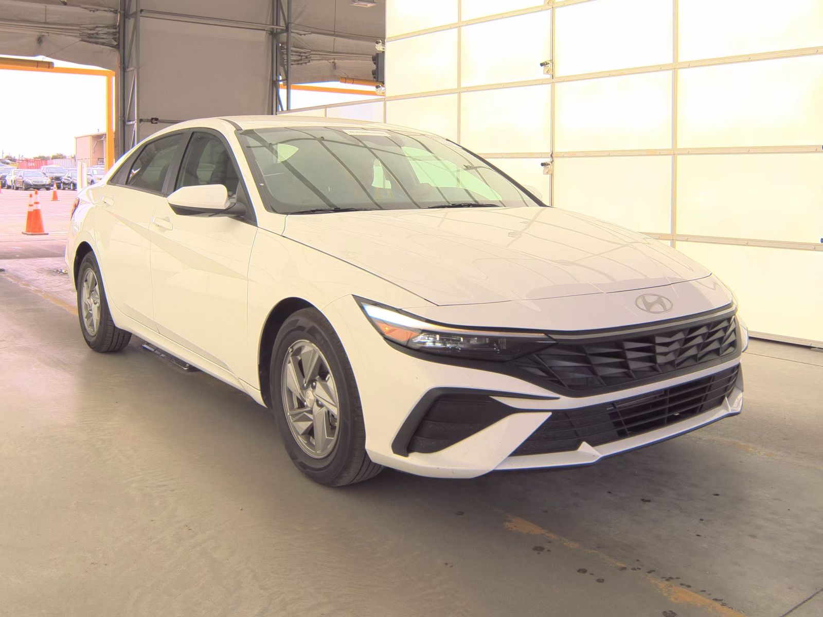 2025 Hyundai Elantra SE FWD