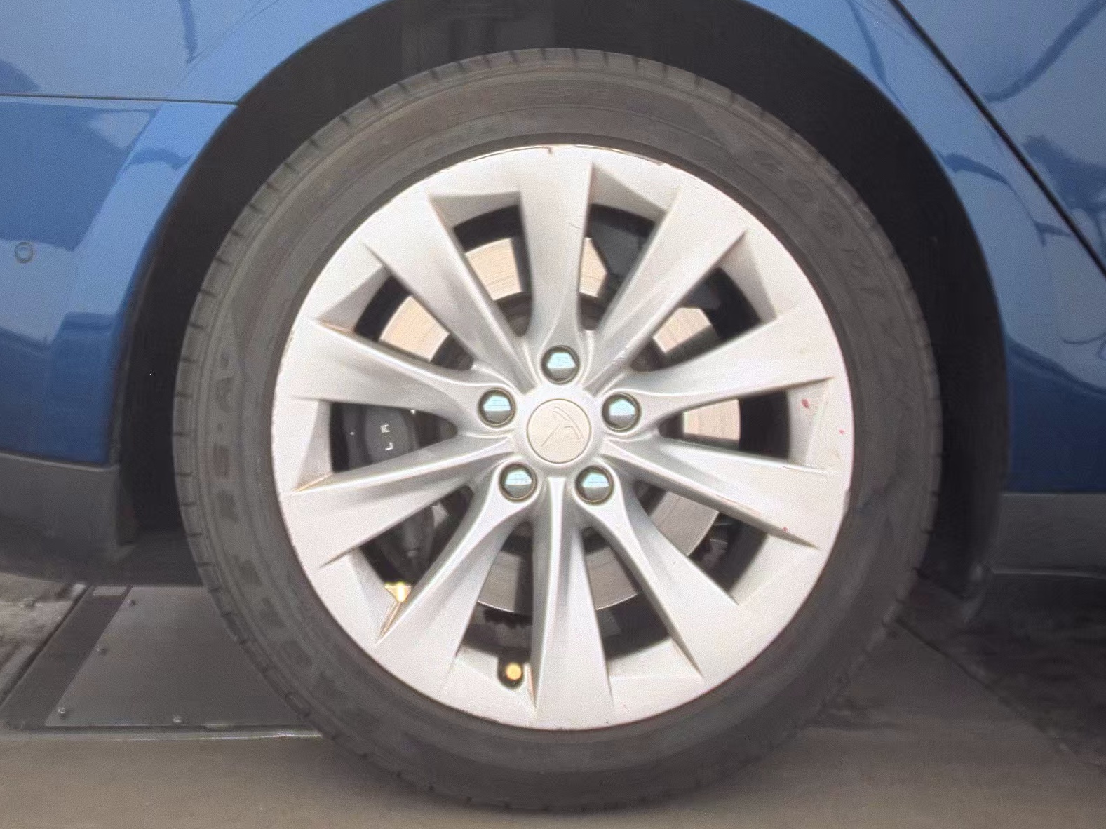 2016 Tesla Model S 70 FWD