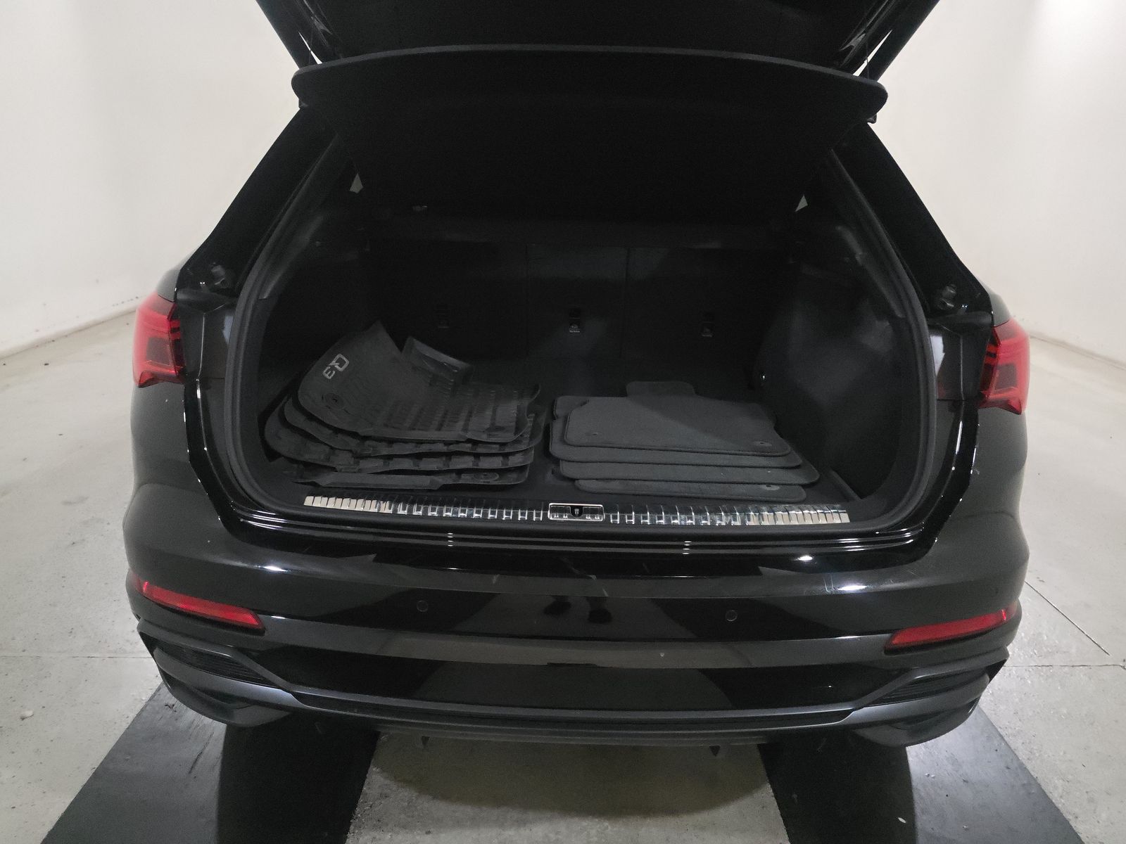 2022 Audi Q3 2.0T S line Premium AWD