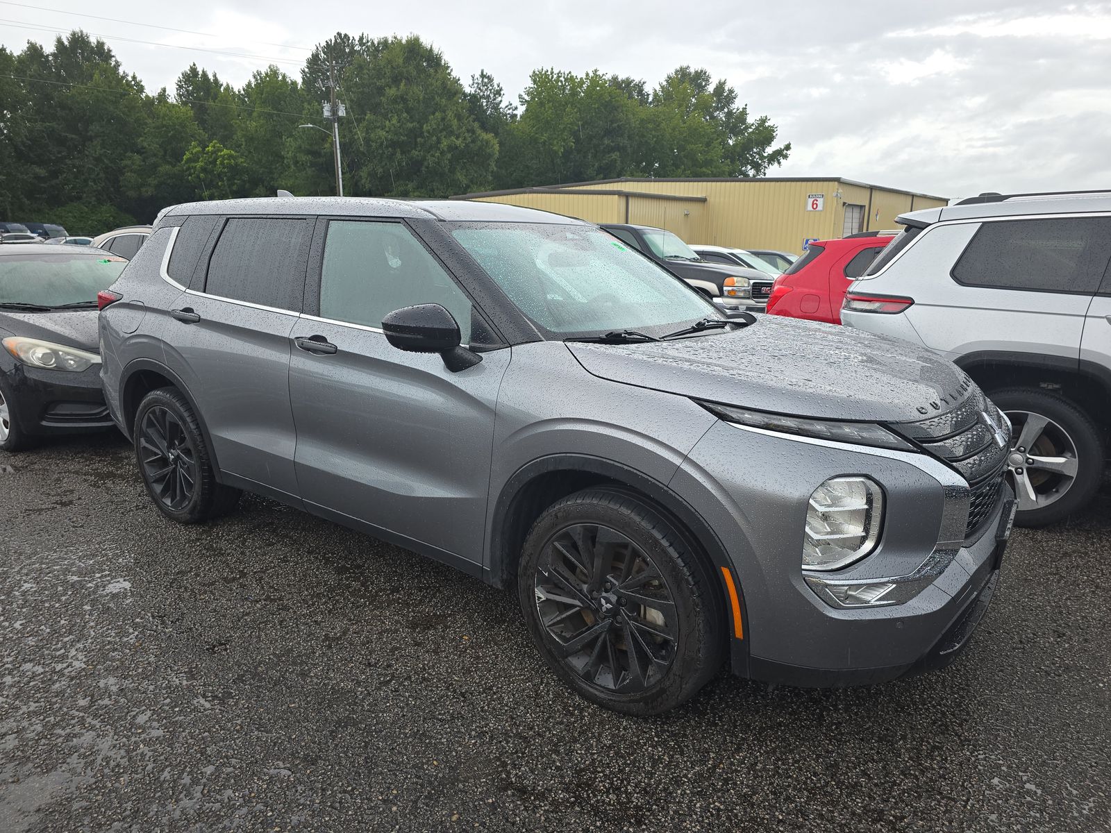 2023 Mitsubishi Outlander SE Black Edition FWD