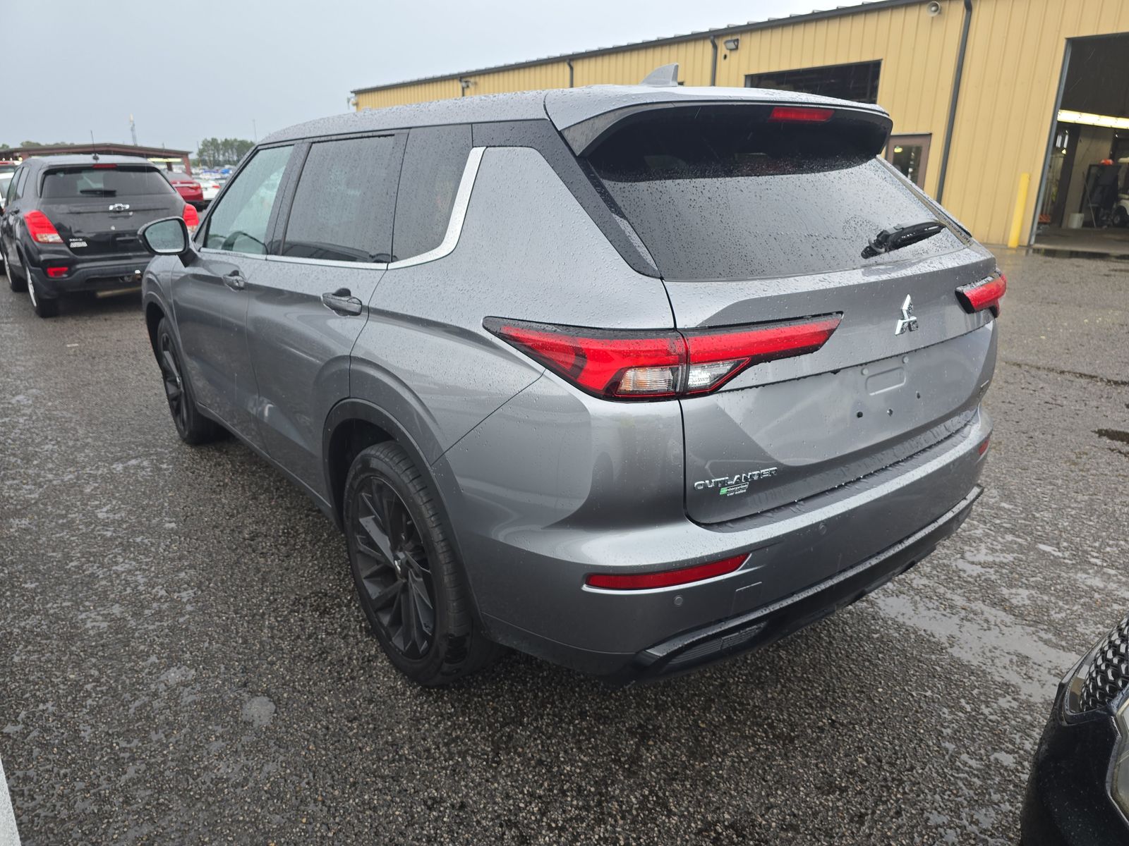 2023 Mitsubishi Outlander SE Black Edition FWD