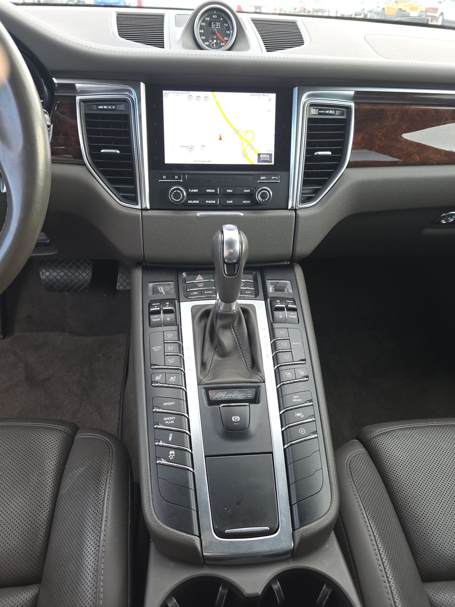 2018 Porsche Macan Turbo AWD