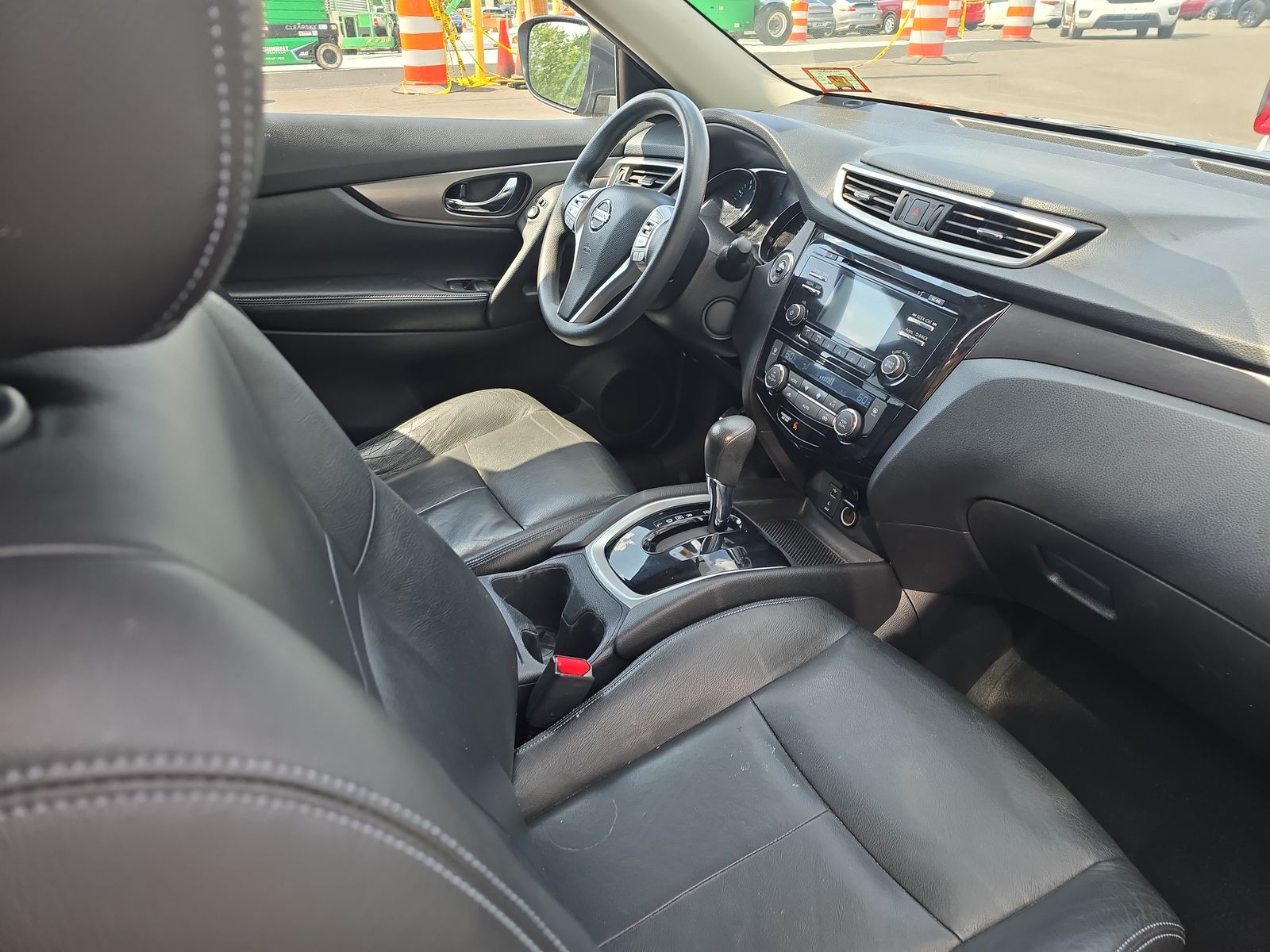 2015 Nissan Rogue SV FWD