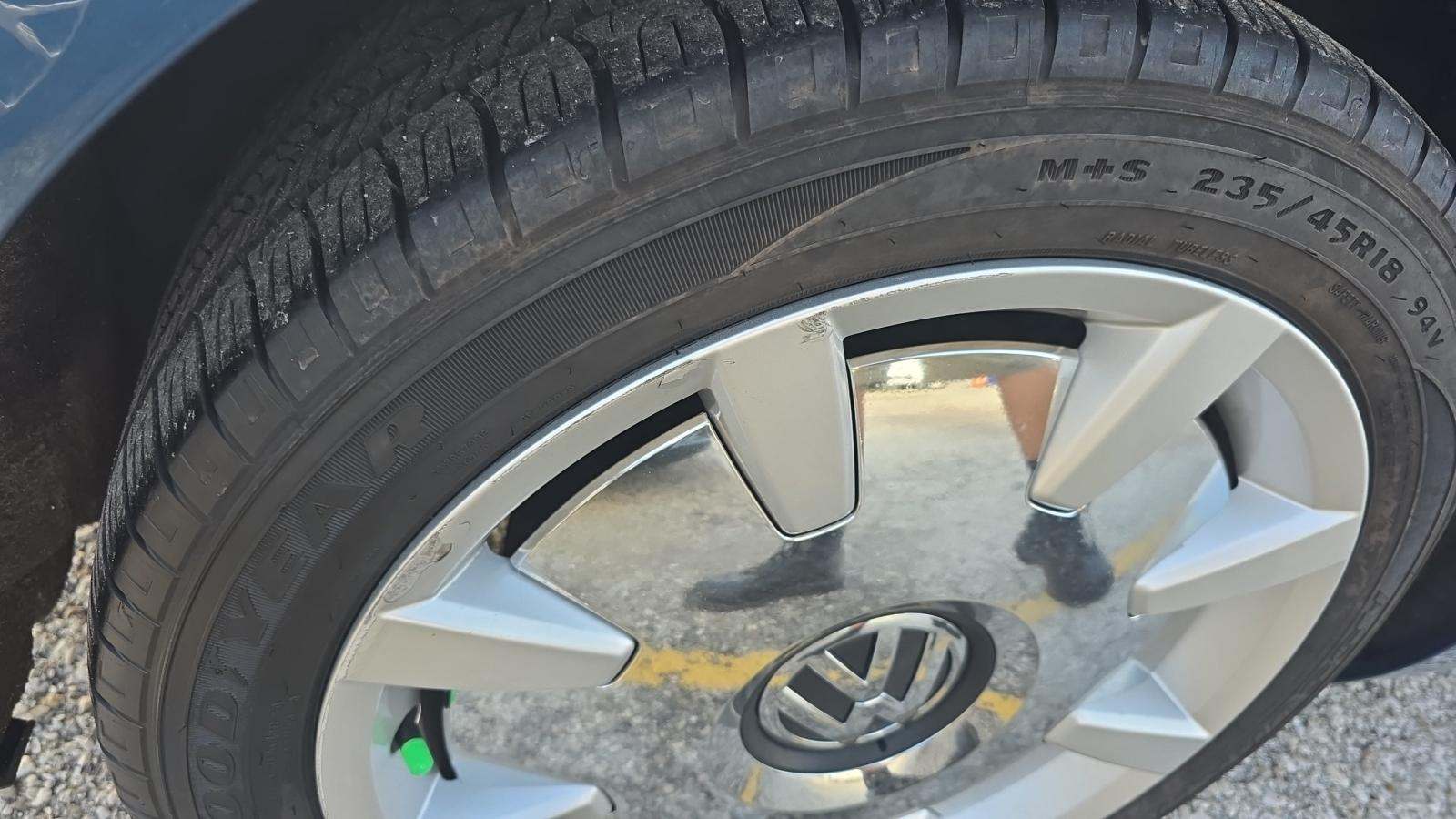 2019 Volkswagen Beetle 2.0T S FWD