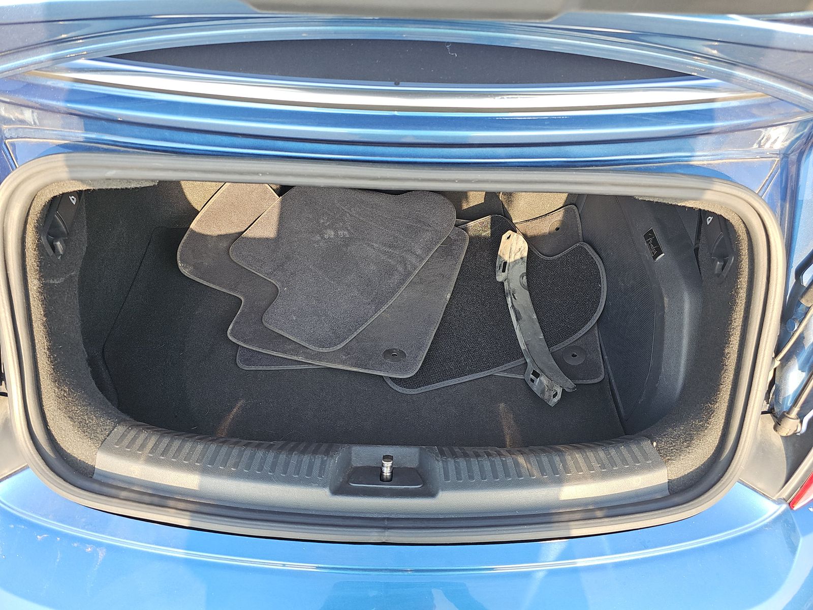 2019 Volkswagen Beetle 2.0T S FWD