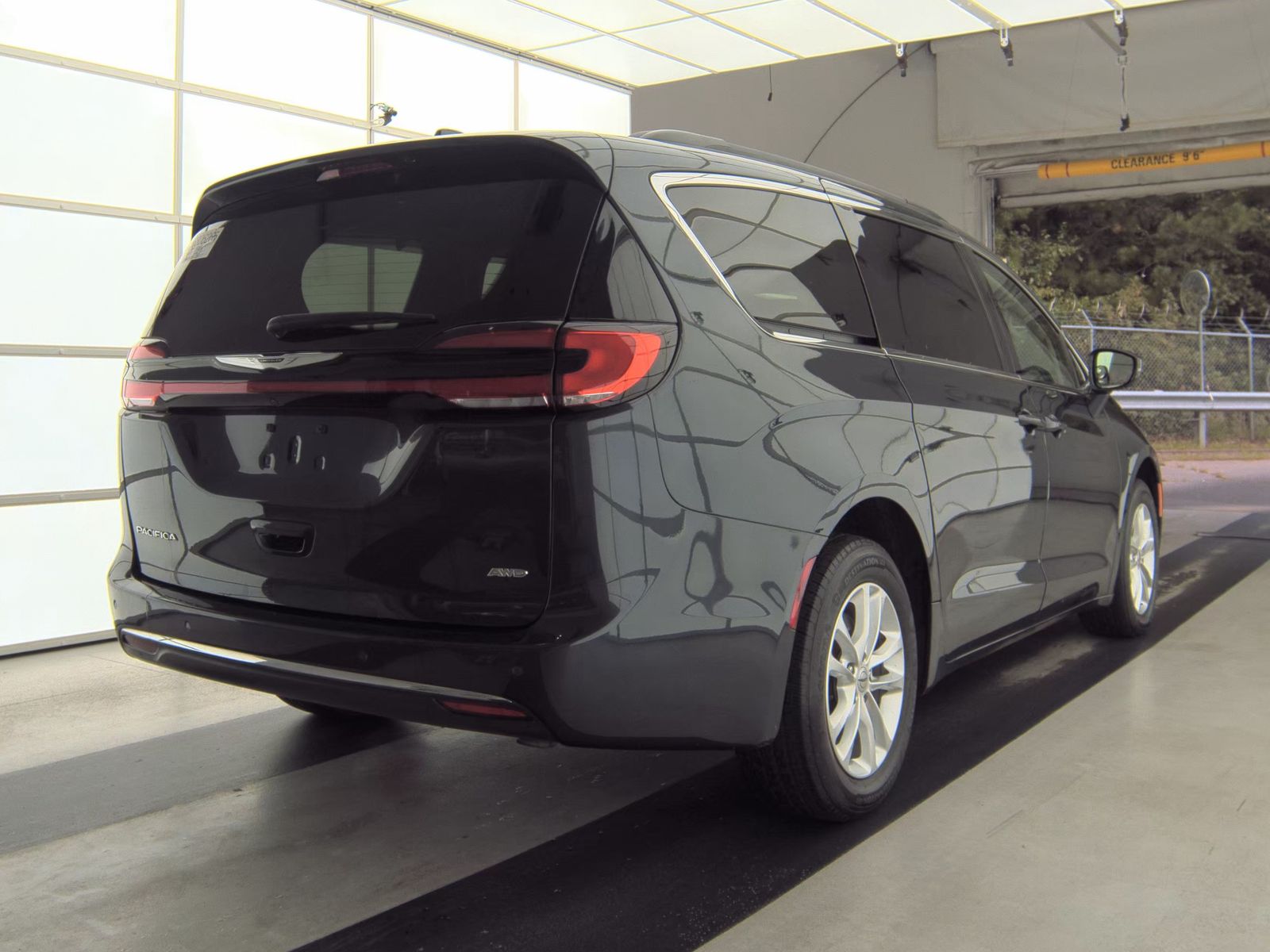 2021 Chrysler Pacifica Touring AWD