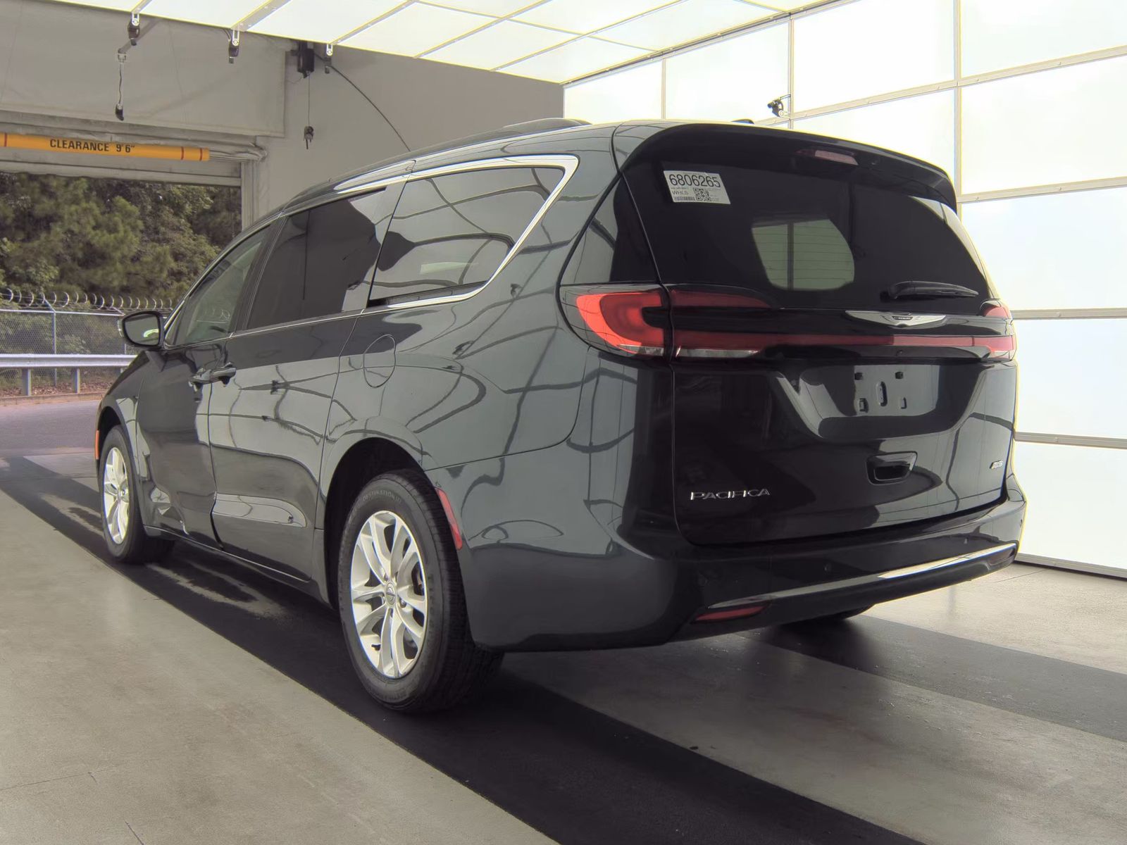 2021 Chrysler Pacifica Touring AWD