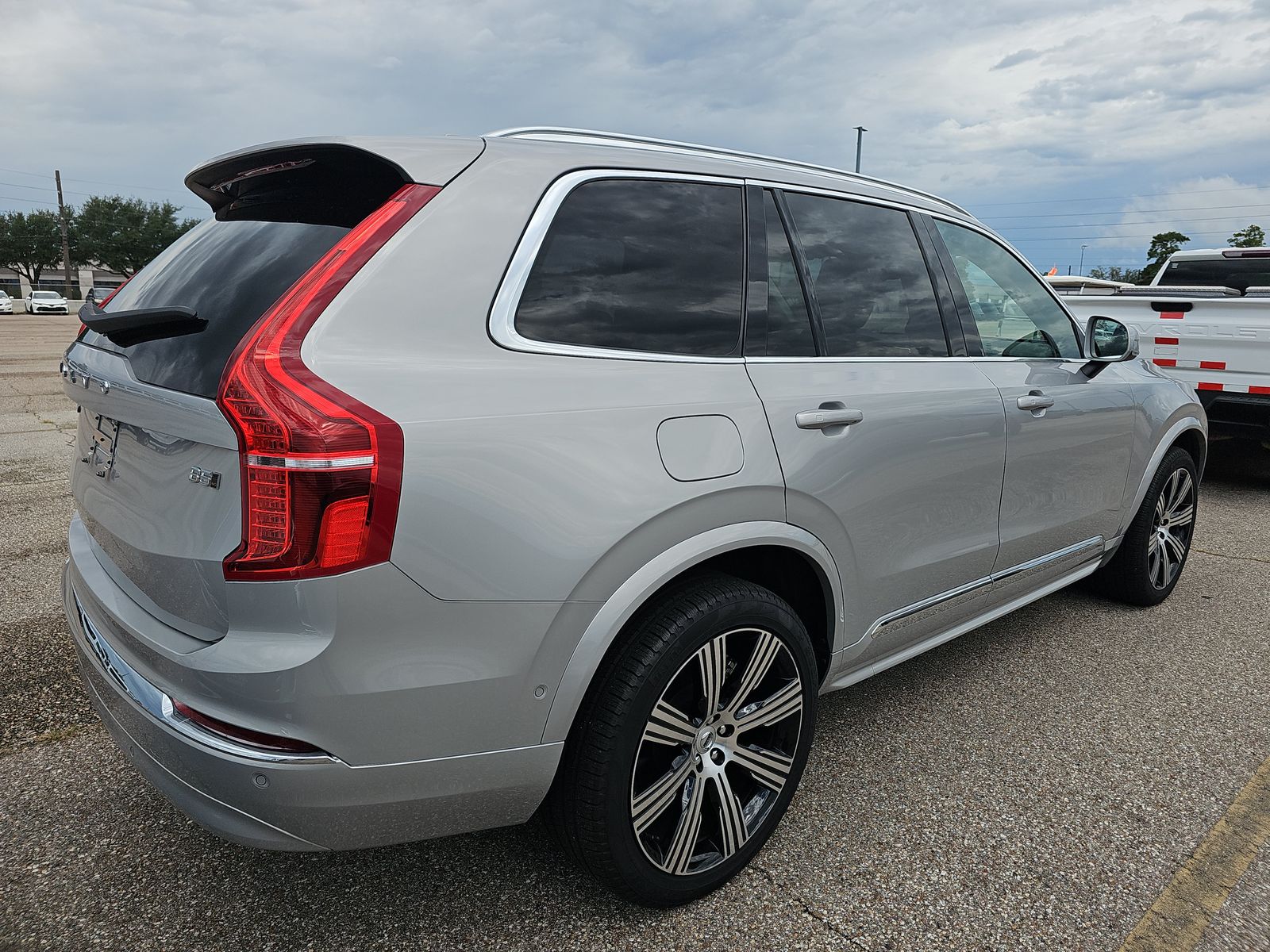 2024 Volvo XC90 B5 Plus AWD