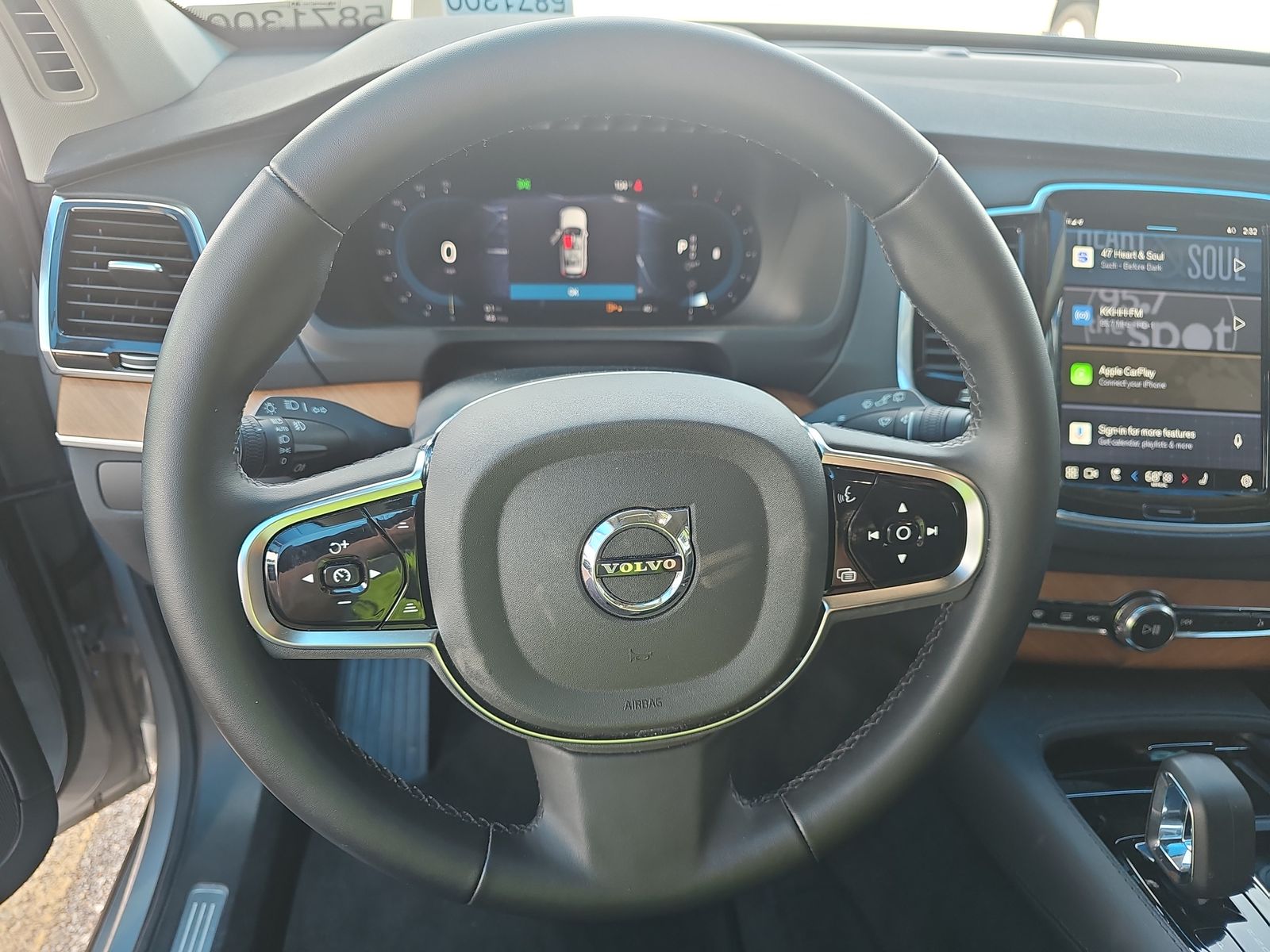 2024 Volvo XC90 B5 Plus AWD