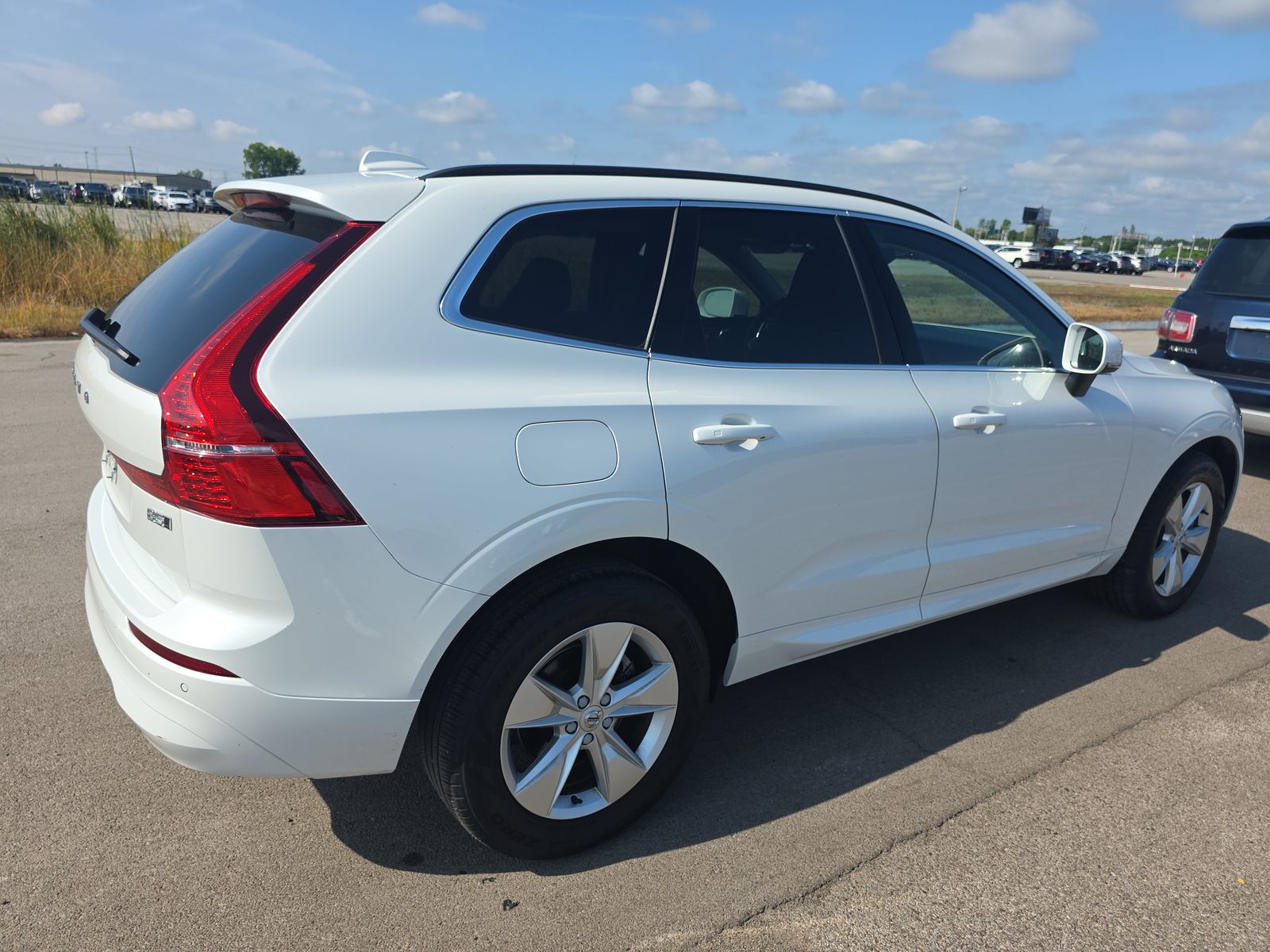 2022 Volvo XC60 B5 Momentum AWD
