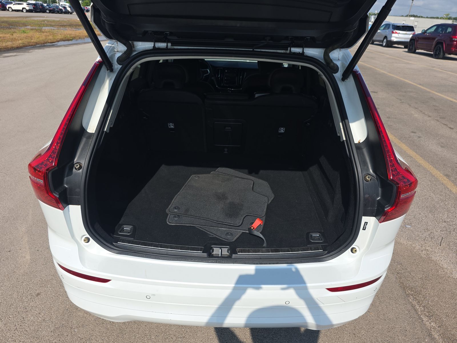 2022 Volvo XC60 B5 Momentum AWD