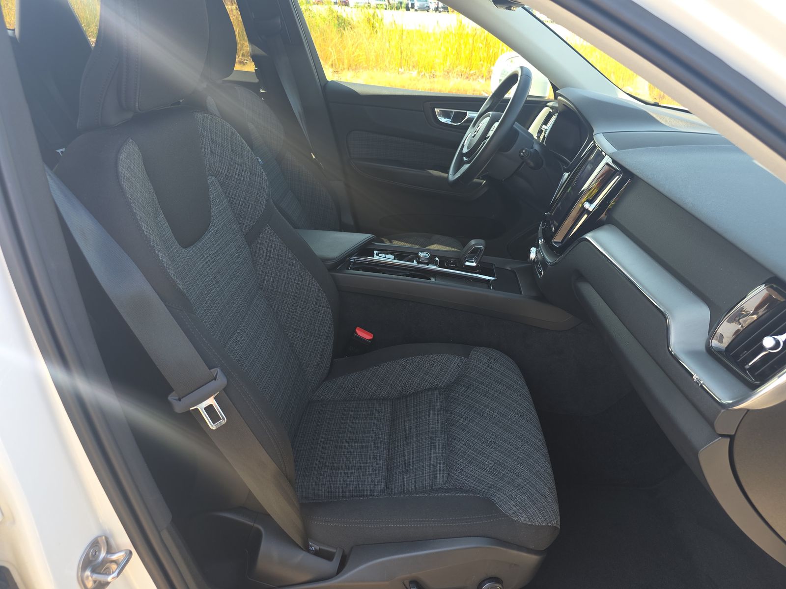 2022 Volvo XC60 B5 Momentum AWD