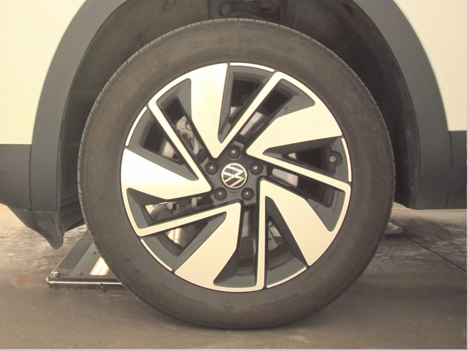 2024 Volkswagen Atlas 2.0T SE AWD