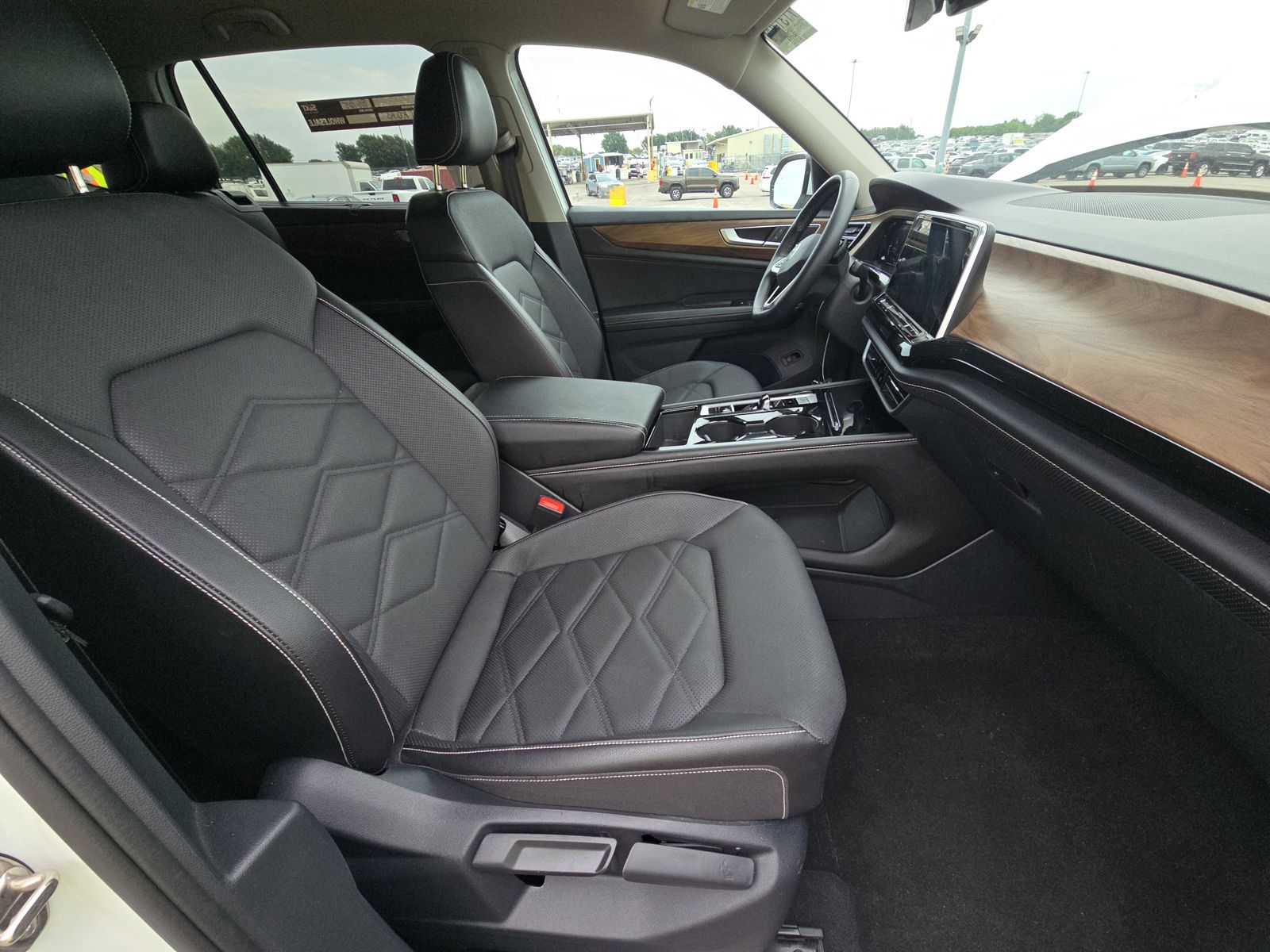 2024 Volkswagen Atlas 2.0T SE AWD